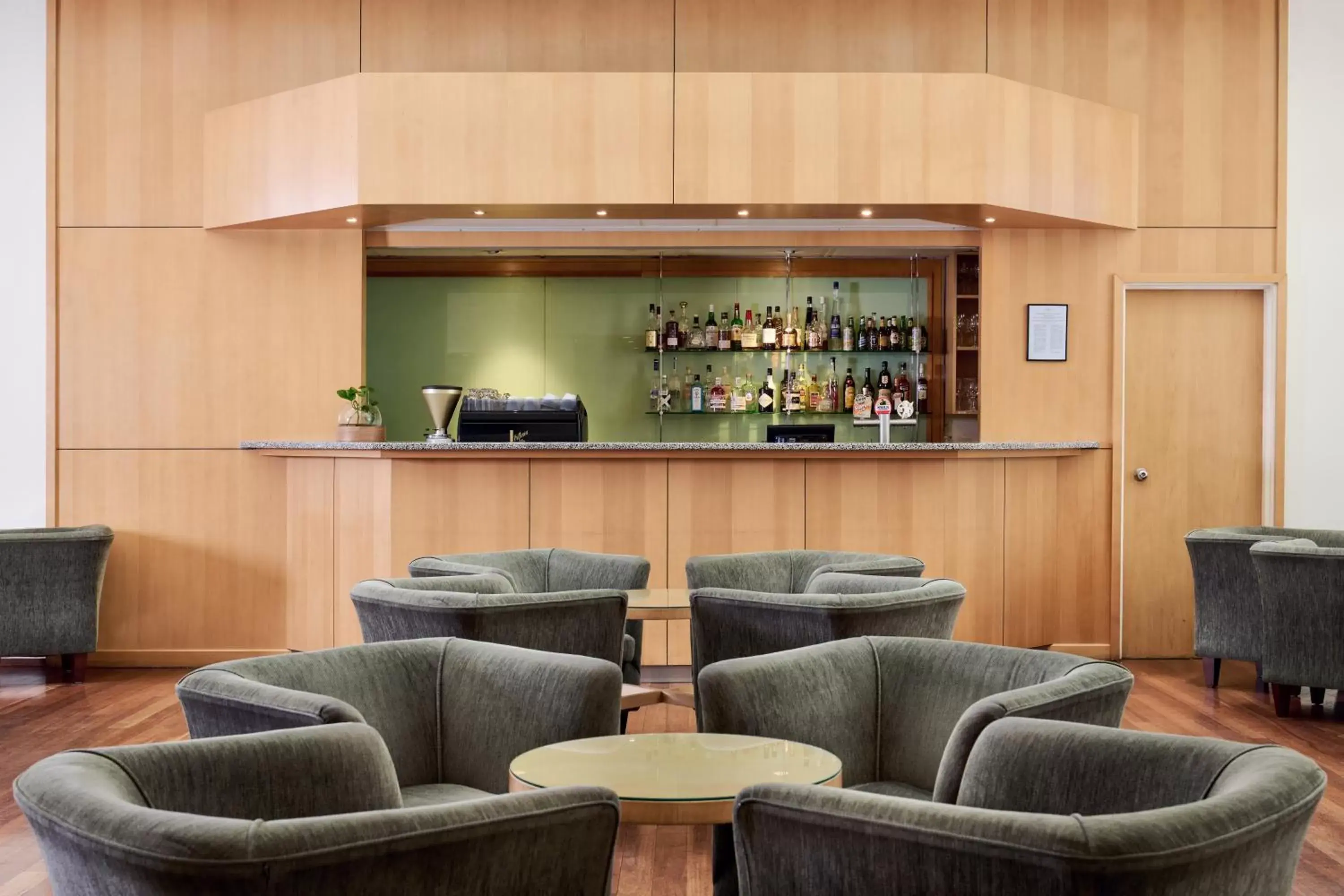 Lounge or bar, Lounge/Bar in Crowne Plaza Perth, an IHG Hotel