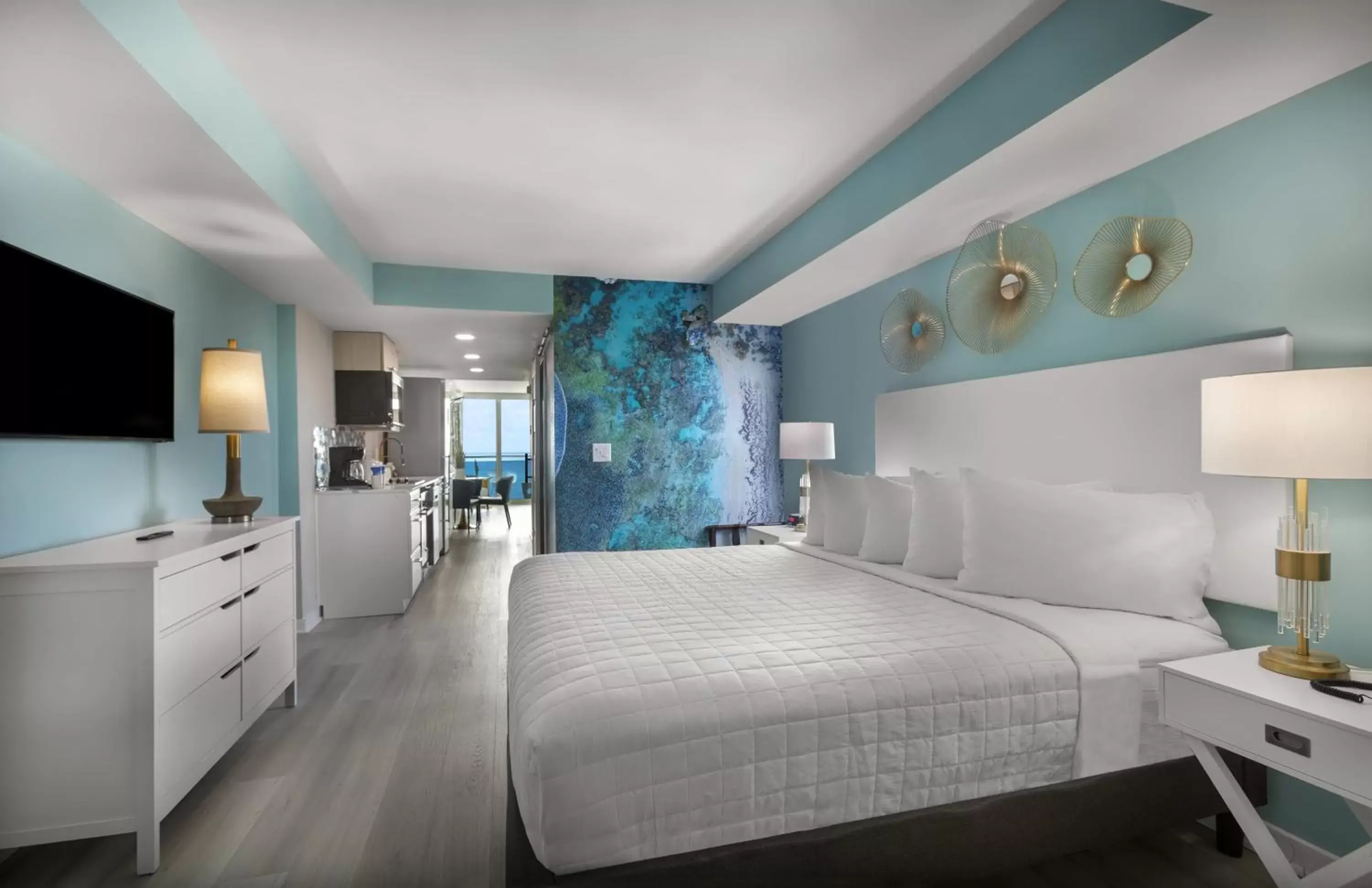 Bed in Crown Reef Beach Resort and Waterpark