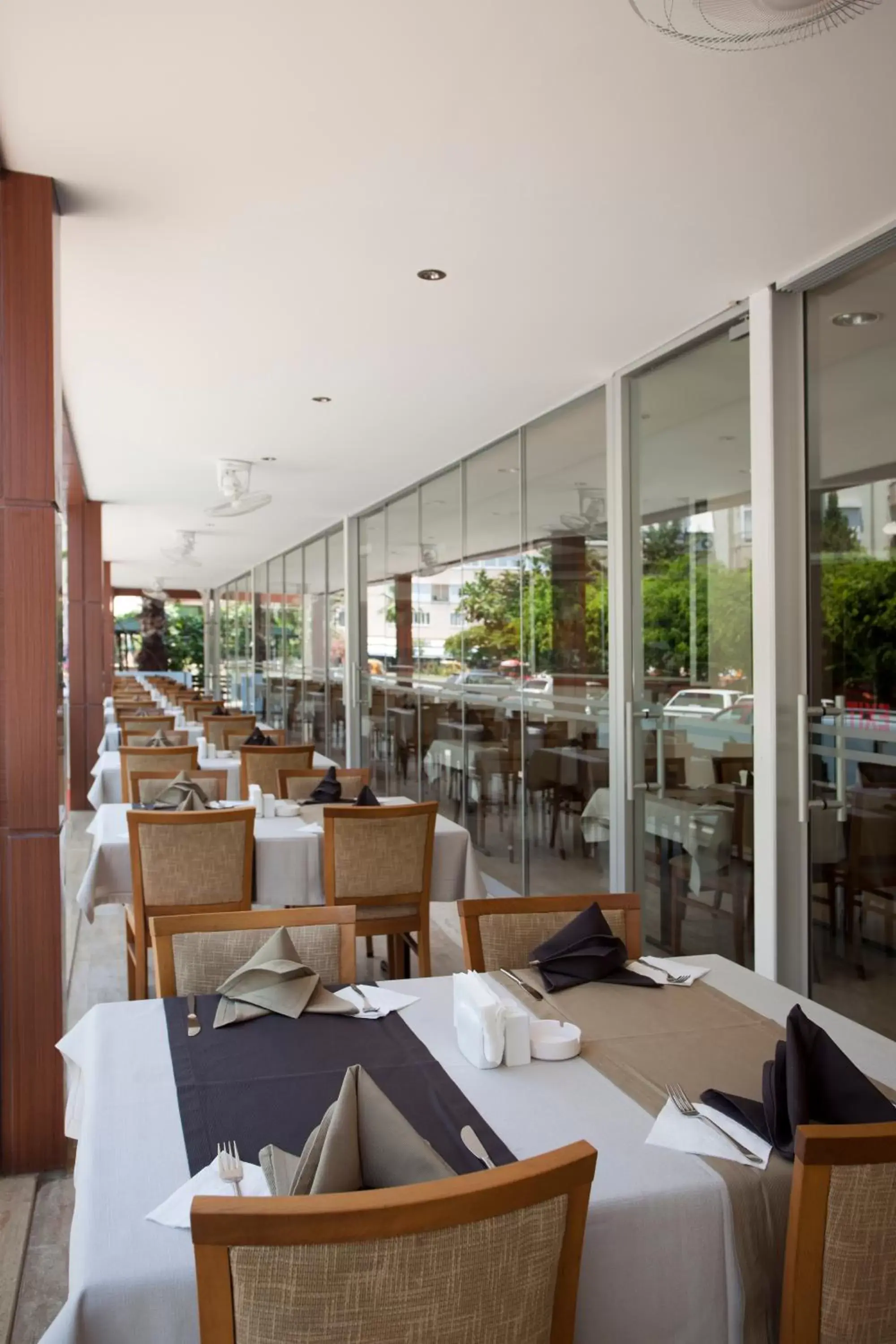 Restaurant/places to eat in Riviera Hotel & Spa Restaurant/places to eat in Riviera Hotel & Spa