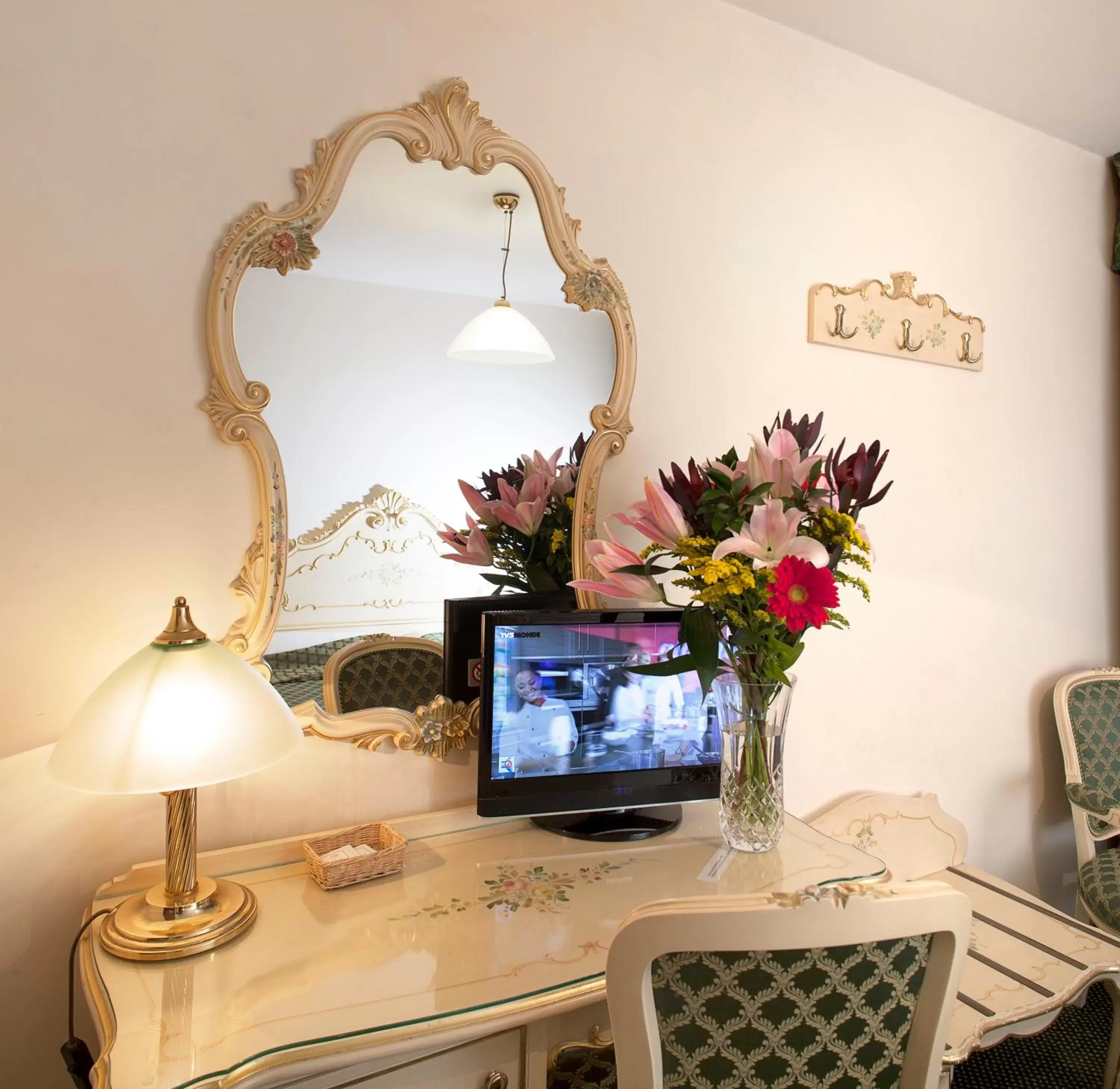 Decorative detail, TV/Entertainment Center in Hotel Commercio & Pellegrino