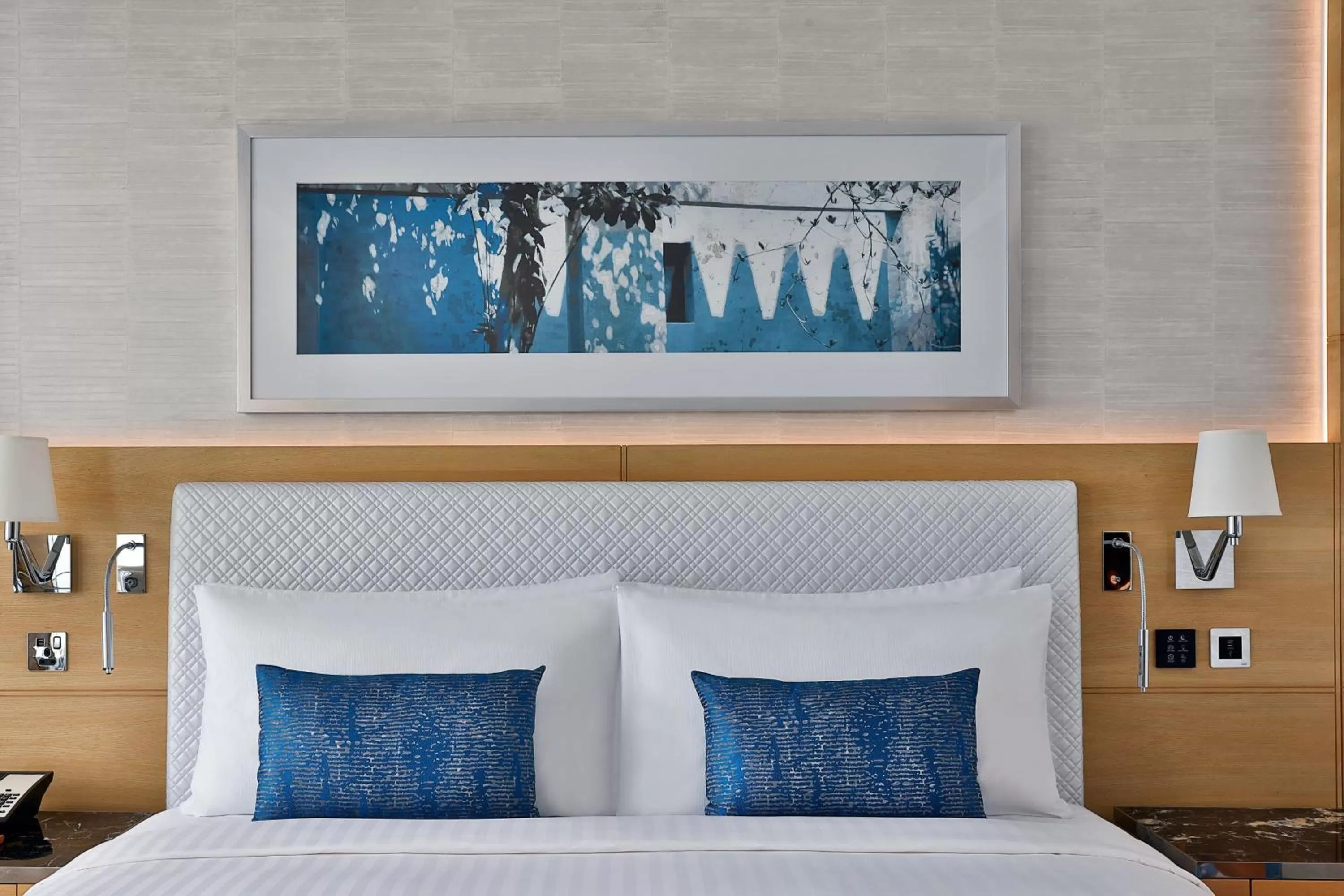 Photo of the whole room, Bed in Marriott Resort Palm Jumeirah, Dubai