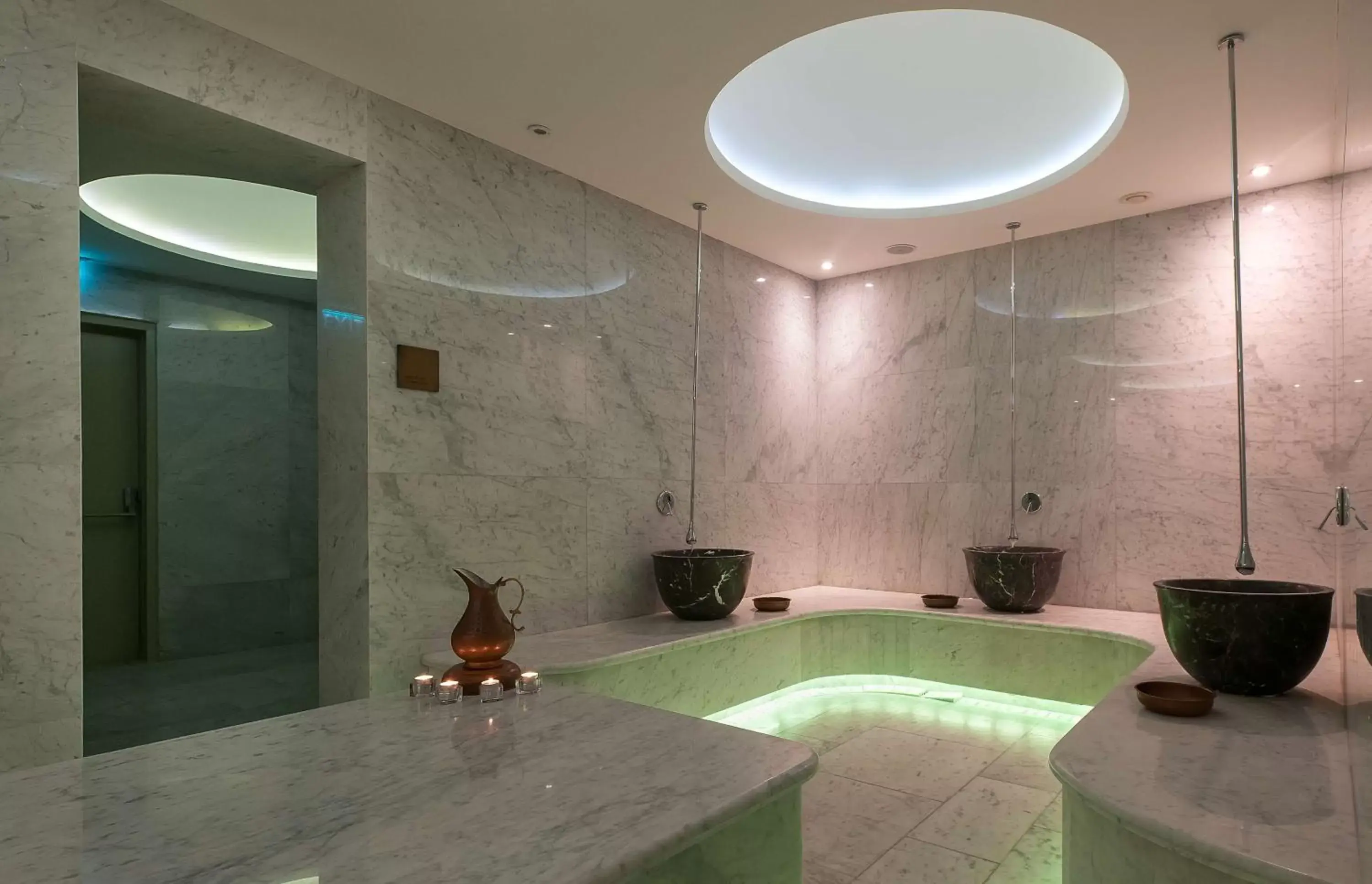 Spa and wellness centre/facilities, Swimming Pool in Radisson Blu Hotel Istanbul Ottomare