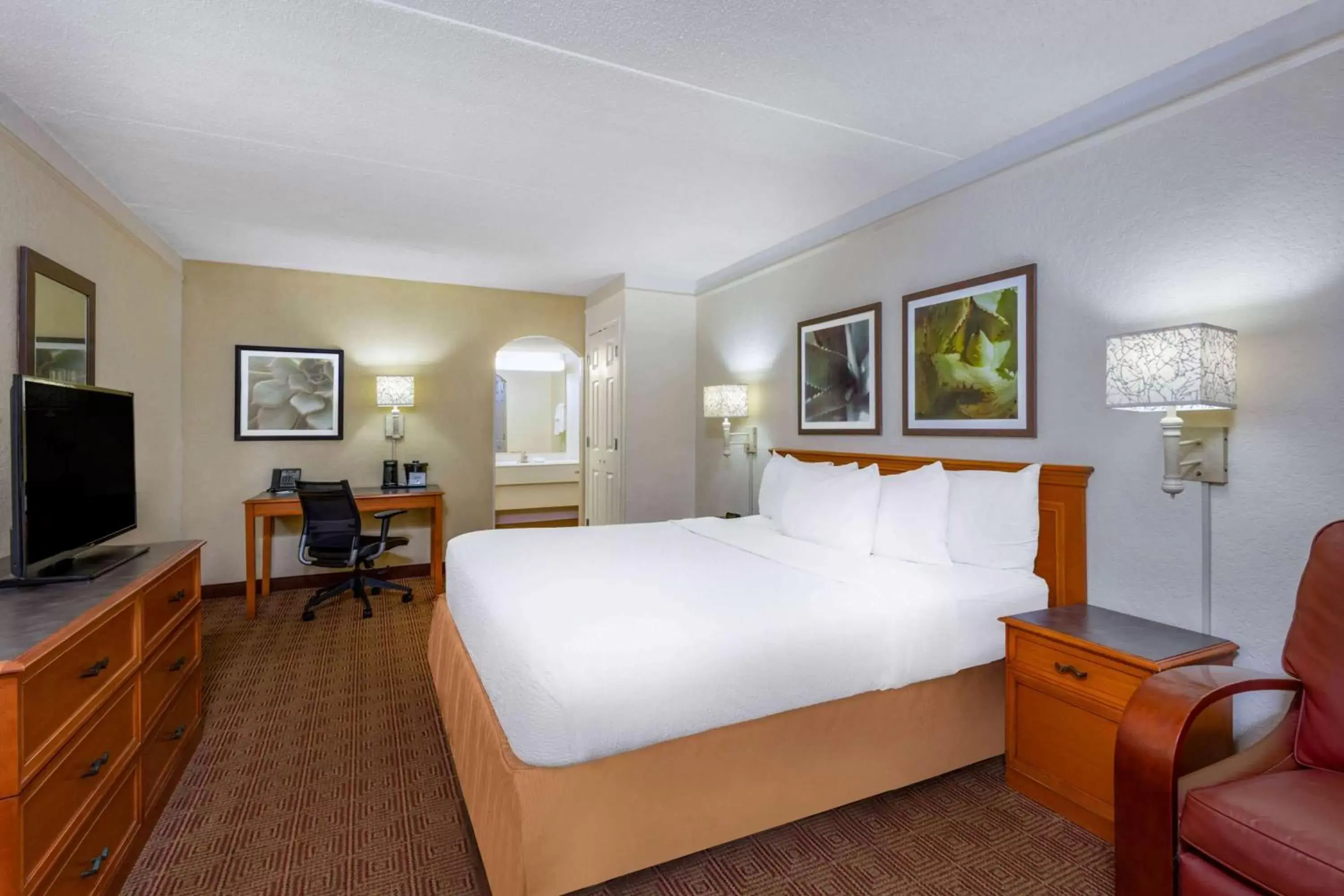 Photo of the whole room, Bed in La Quinta Inn by Wyndham Deerfield Beach I-95 at Hillsboro E