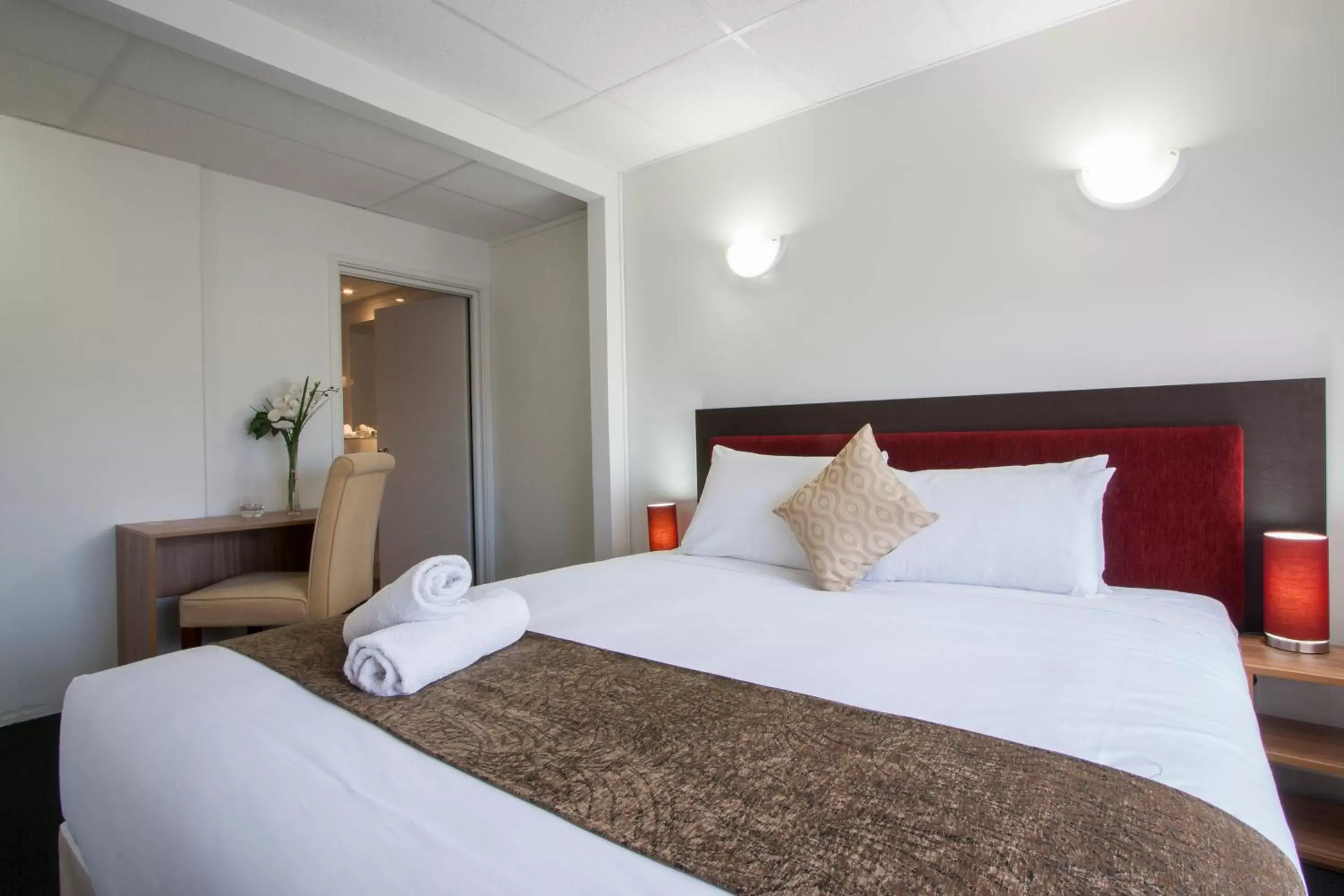 Bedroom, Bed in Ascotia Off Queen Bedroom, Bed in Ascotia Off Queen