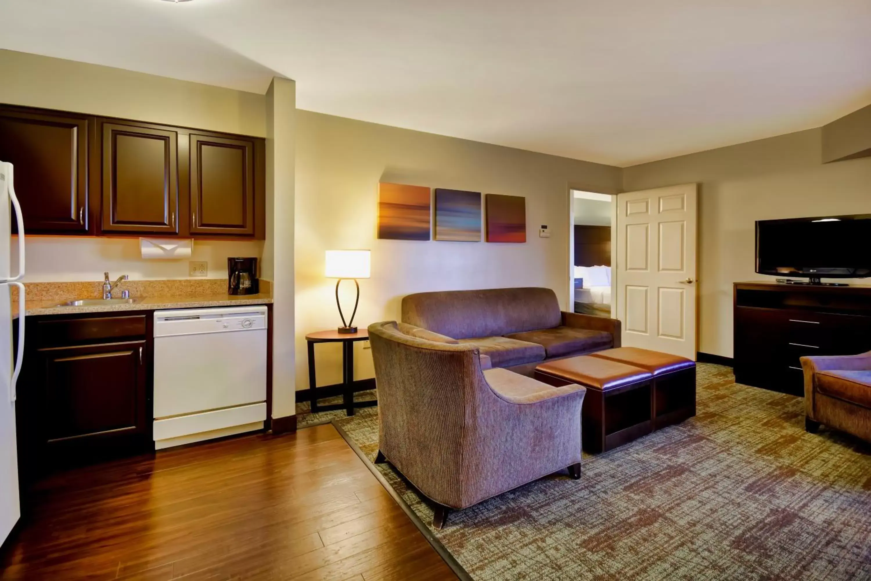 Photo of the whole room, Kitchen/Kitchenette in Staybridge Suites Madison - East, an IHG Hotel