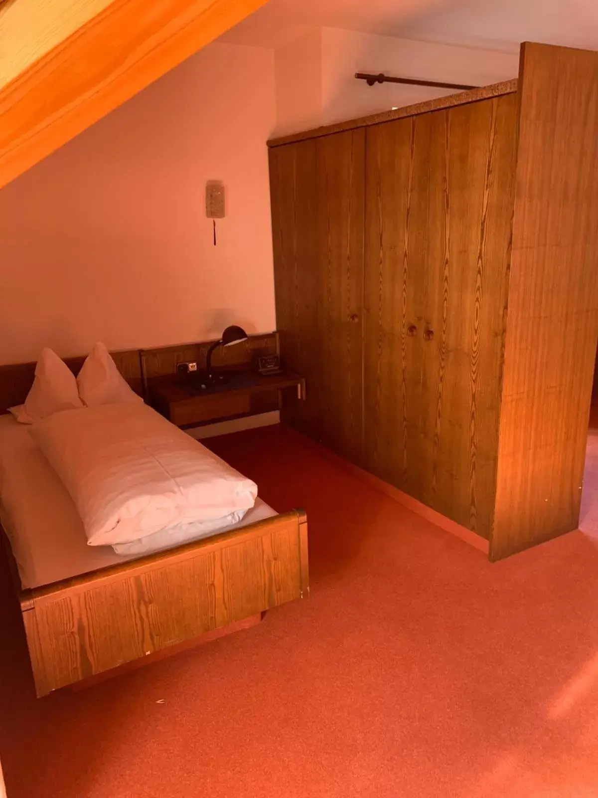 Bedroom, Bed in Kurhotel Luitpold