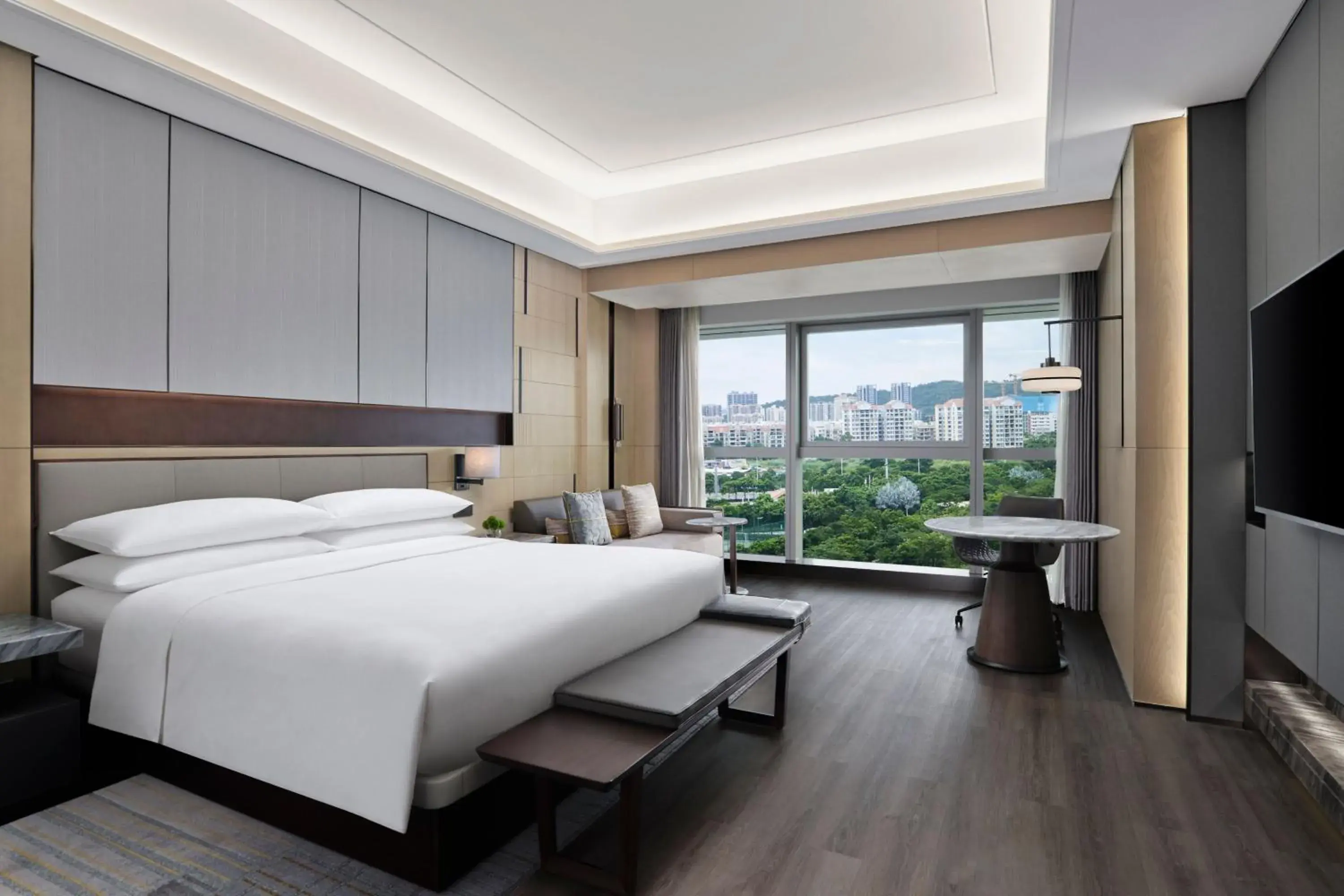 Photo of the whole room, Bed in Zhuhai Marriott Hotel Jinwan