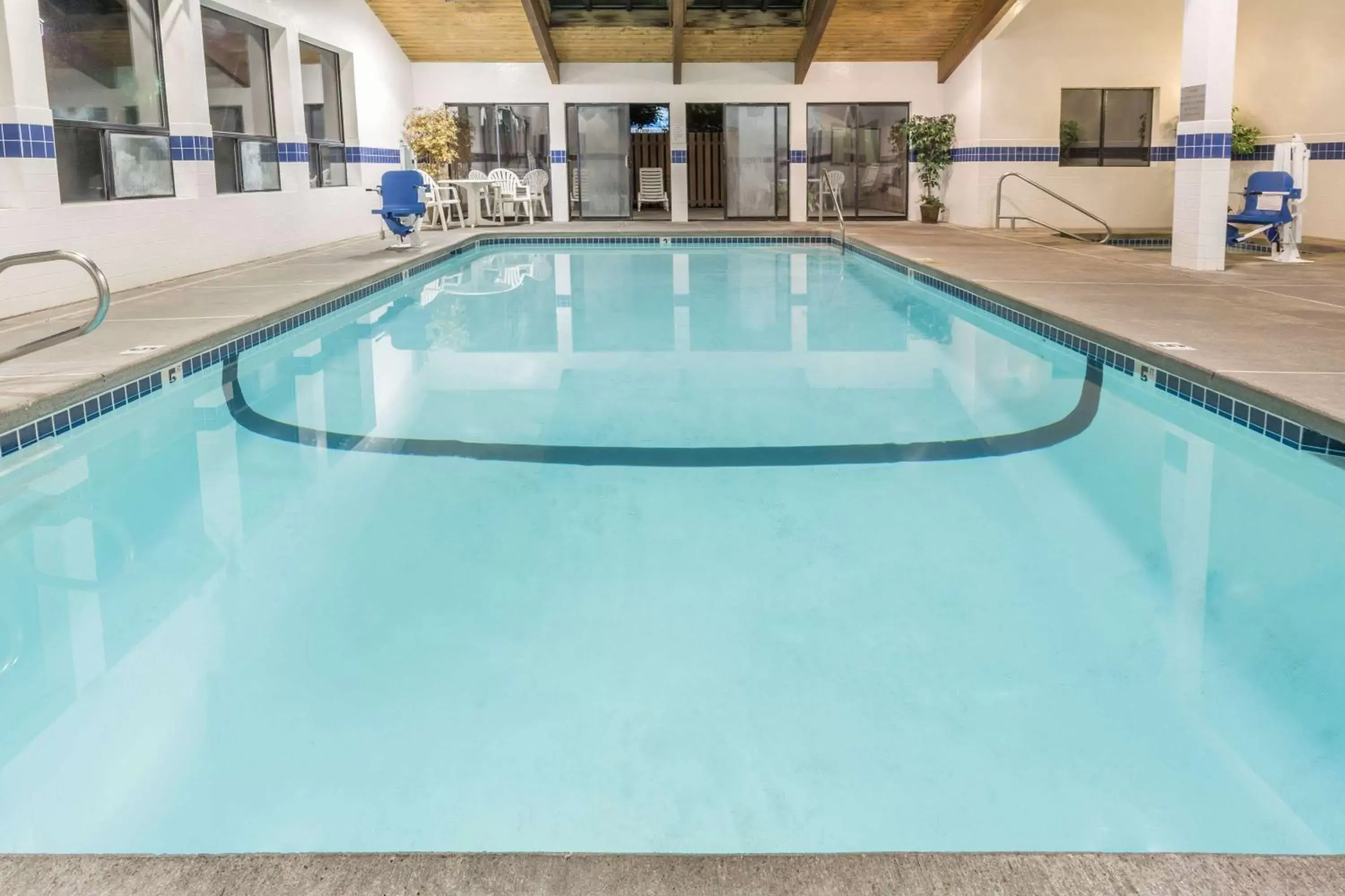 On site, Swimming Pool in Super 8 by Wyndham Bend