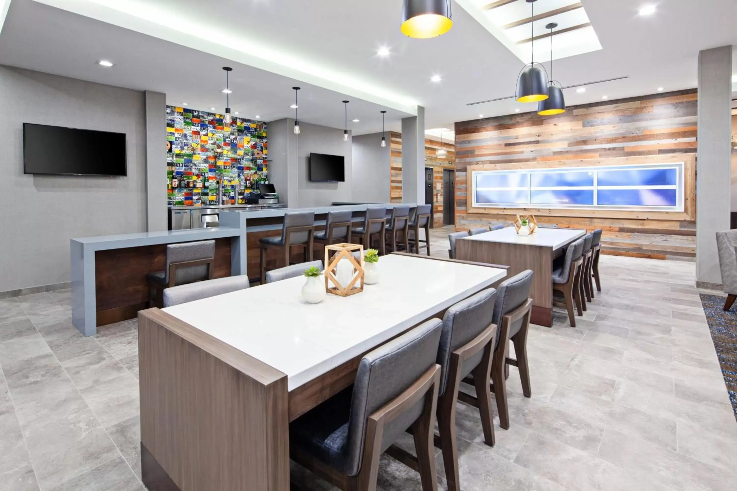 Lobby or reception, Dining Area in SpringHill Suites by Marriott Escondido Downtown