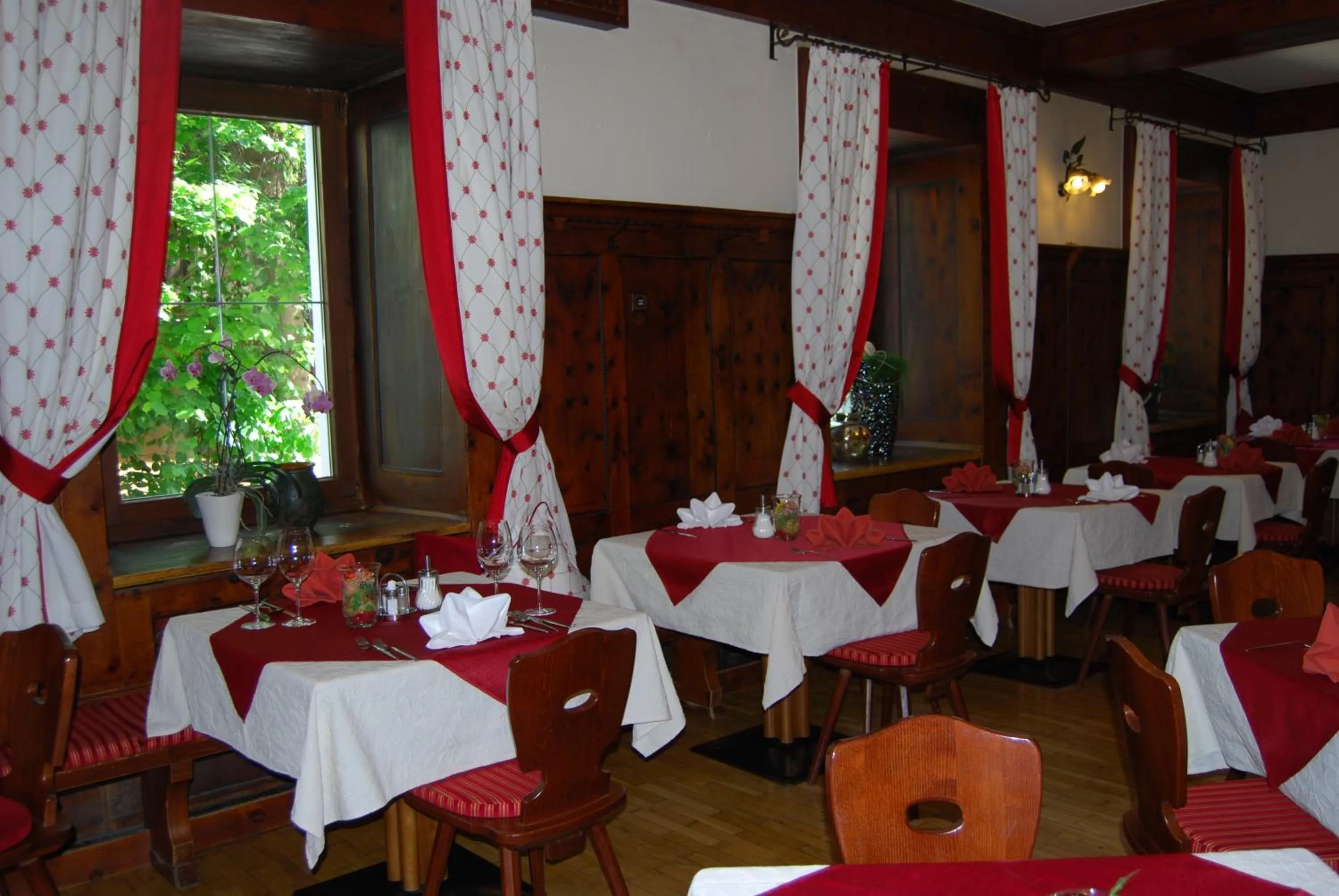 Restaurant/places to eat in Hotel Heitzmann