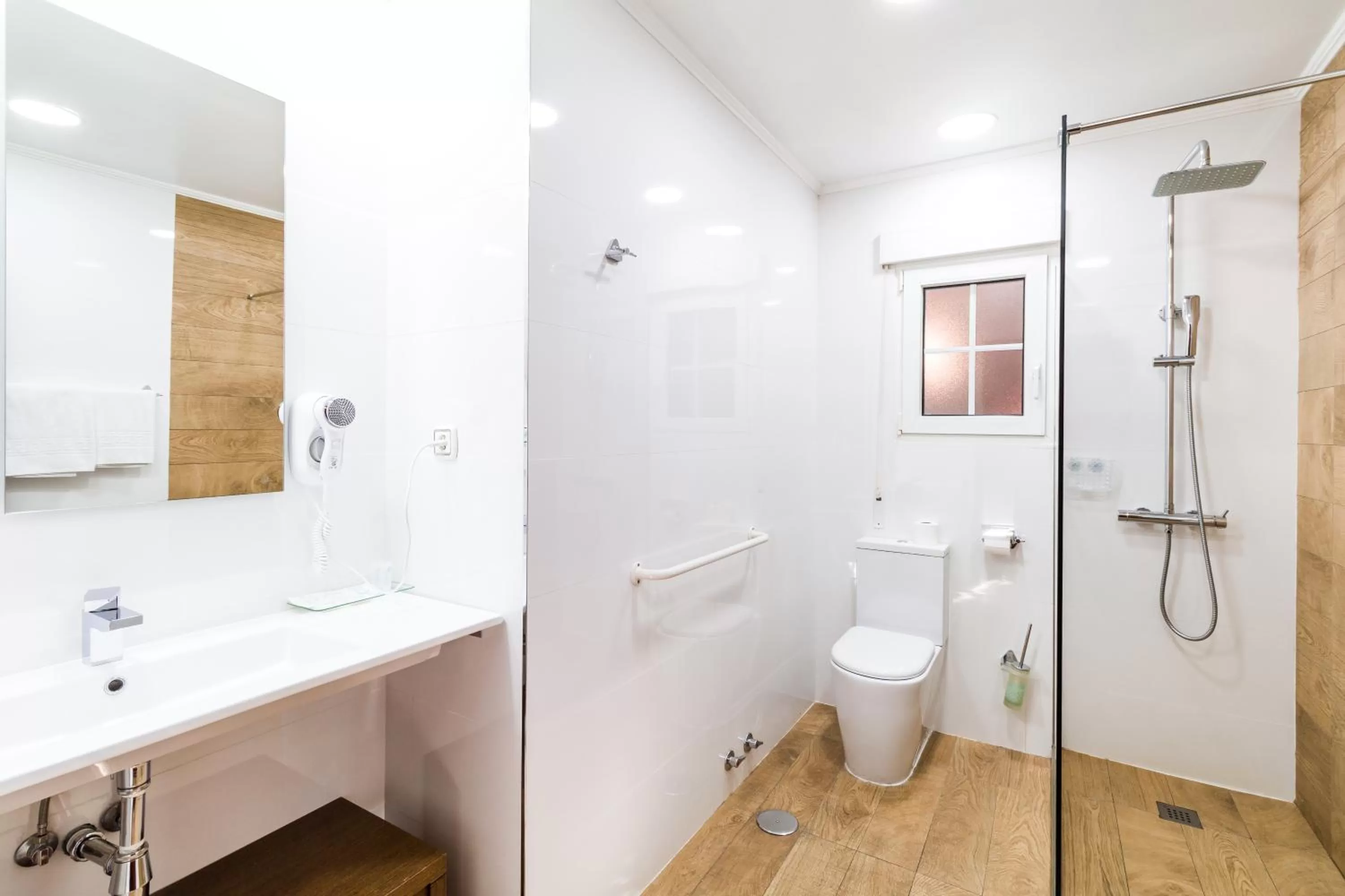 Shower in B&B Concha