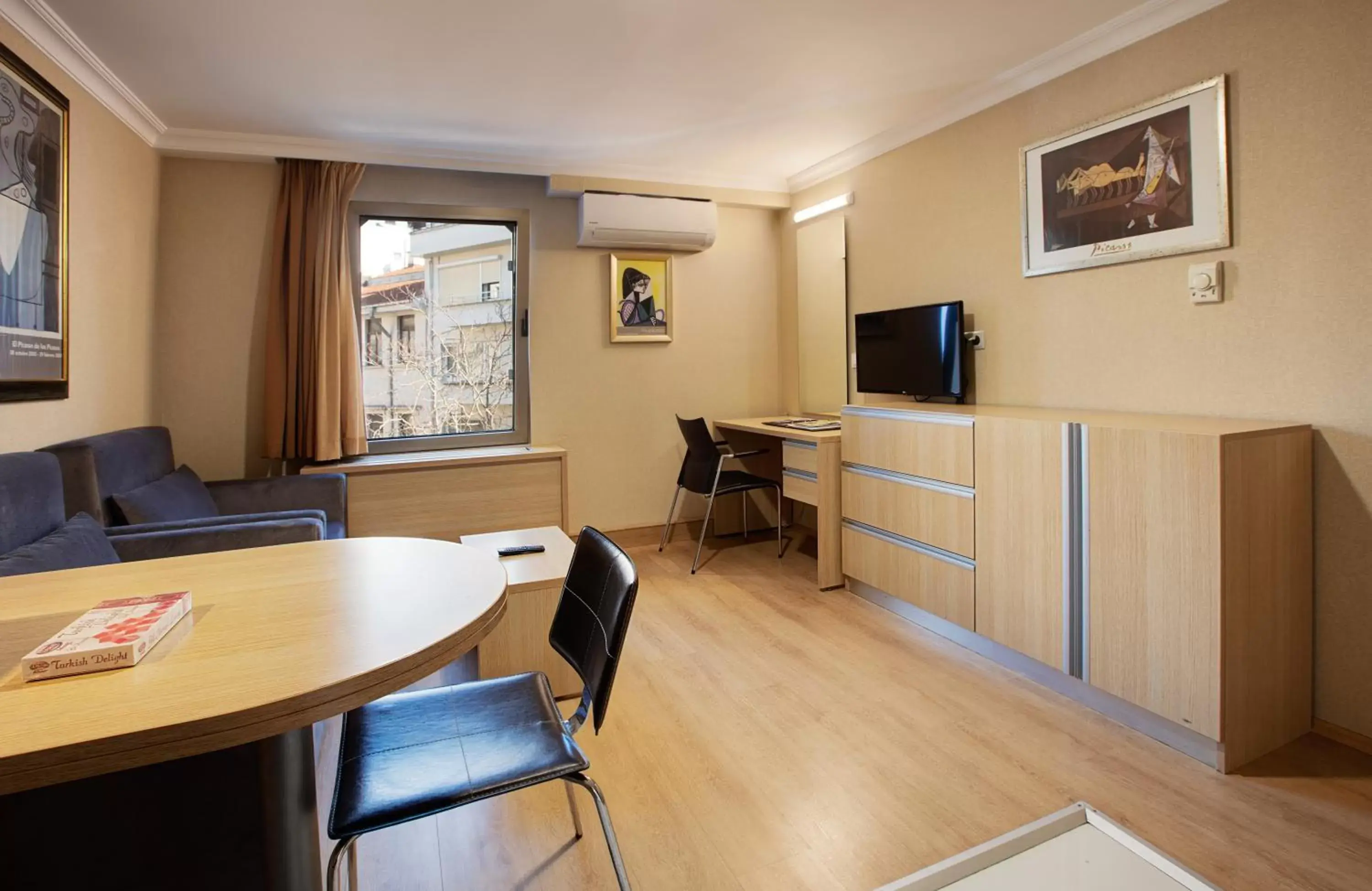 TV and multimedia, Dining Area in Gallery Residence & Hotel Nişantaşı