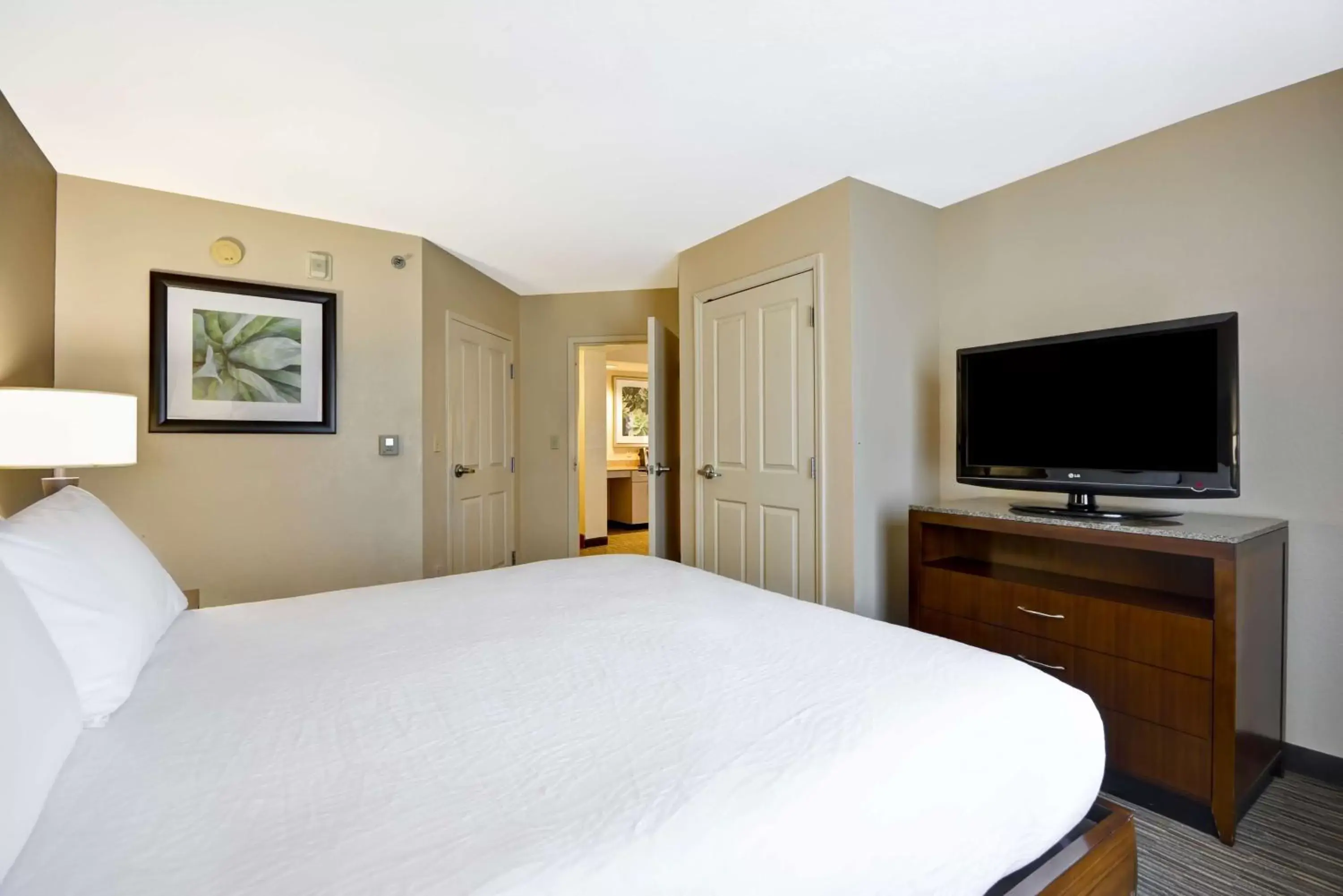 Photo of the whole room, Bed in Hilton Garden Inn Sarasota-Bradenton Airport