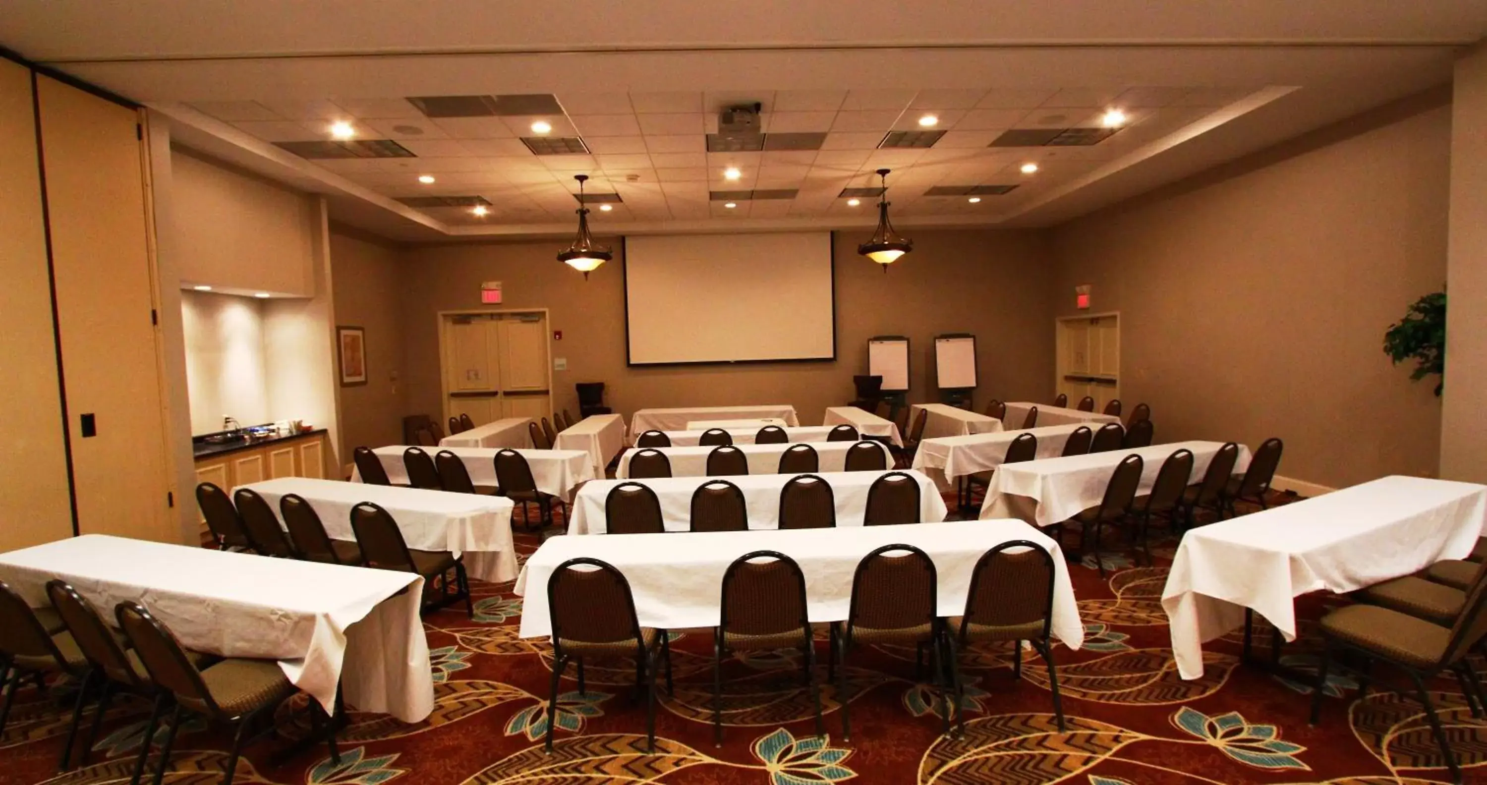 Meeting/conference room in Holiday Inn Effingham, an IHG Hotel