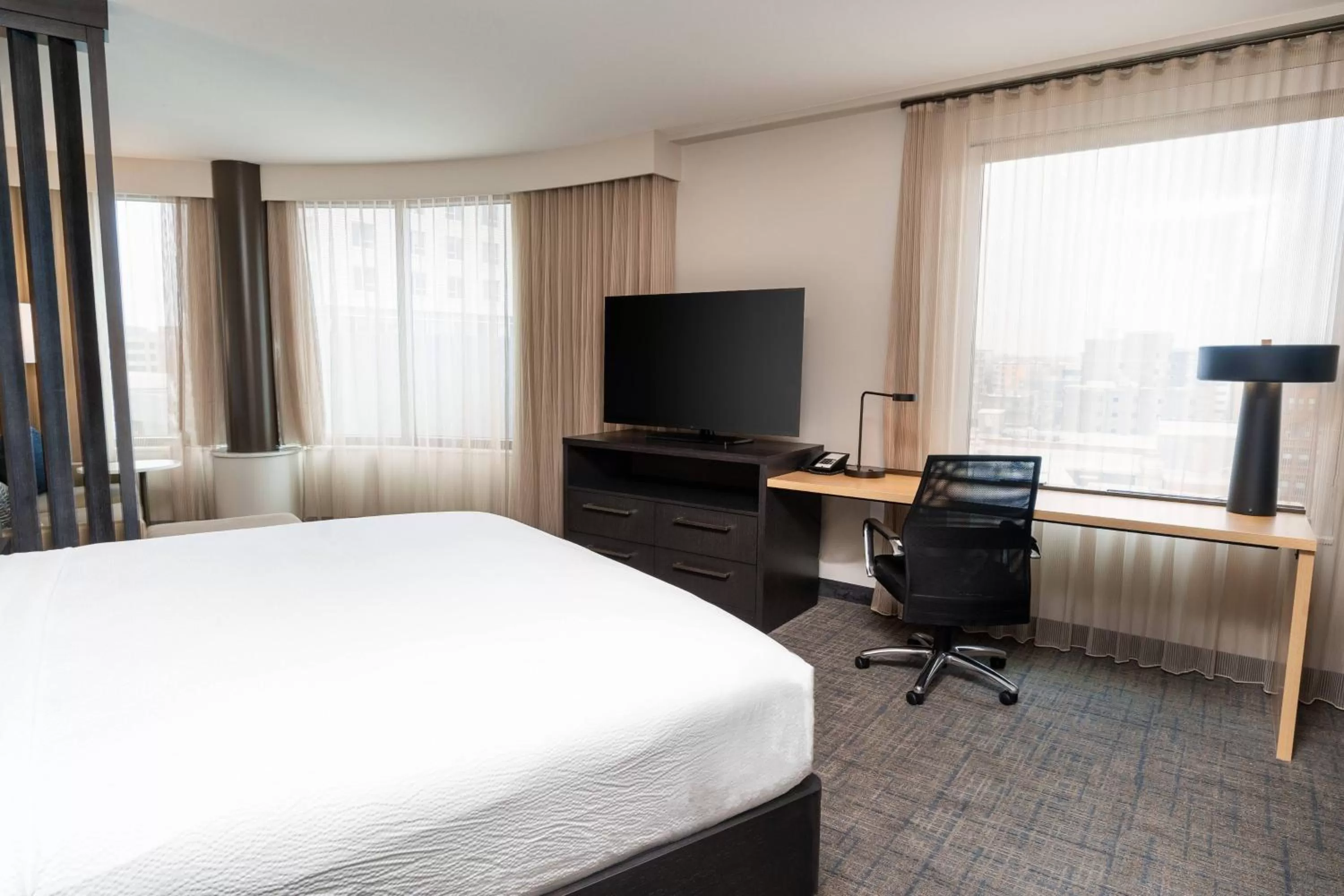 Photo of the whole room, Bed in Residence Inn by Marriott Grand Rapids Downtown