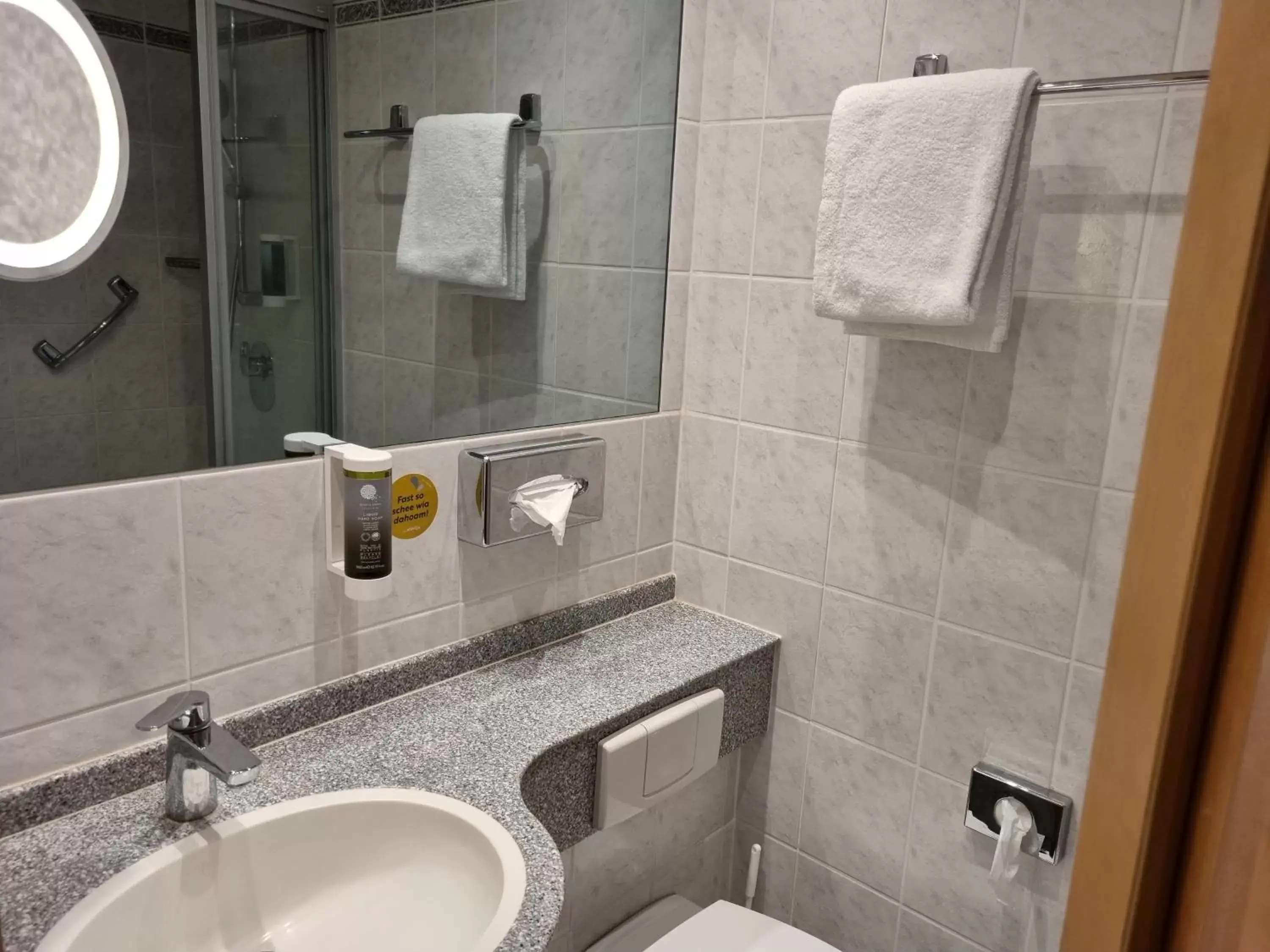 Bathroom in myMINGA4 - Hotel & serviced Apartments