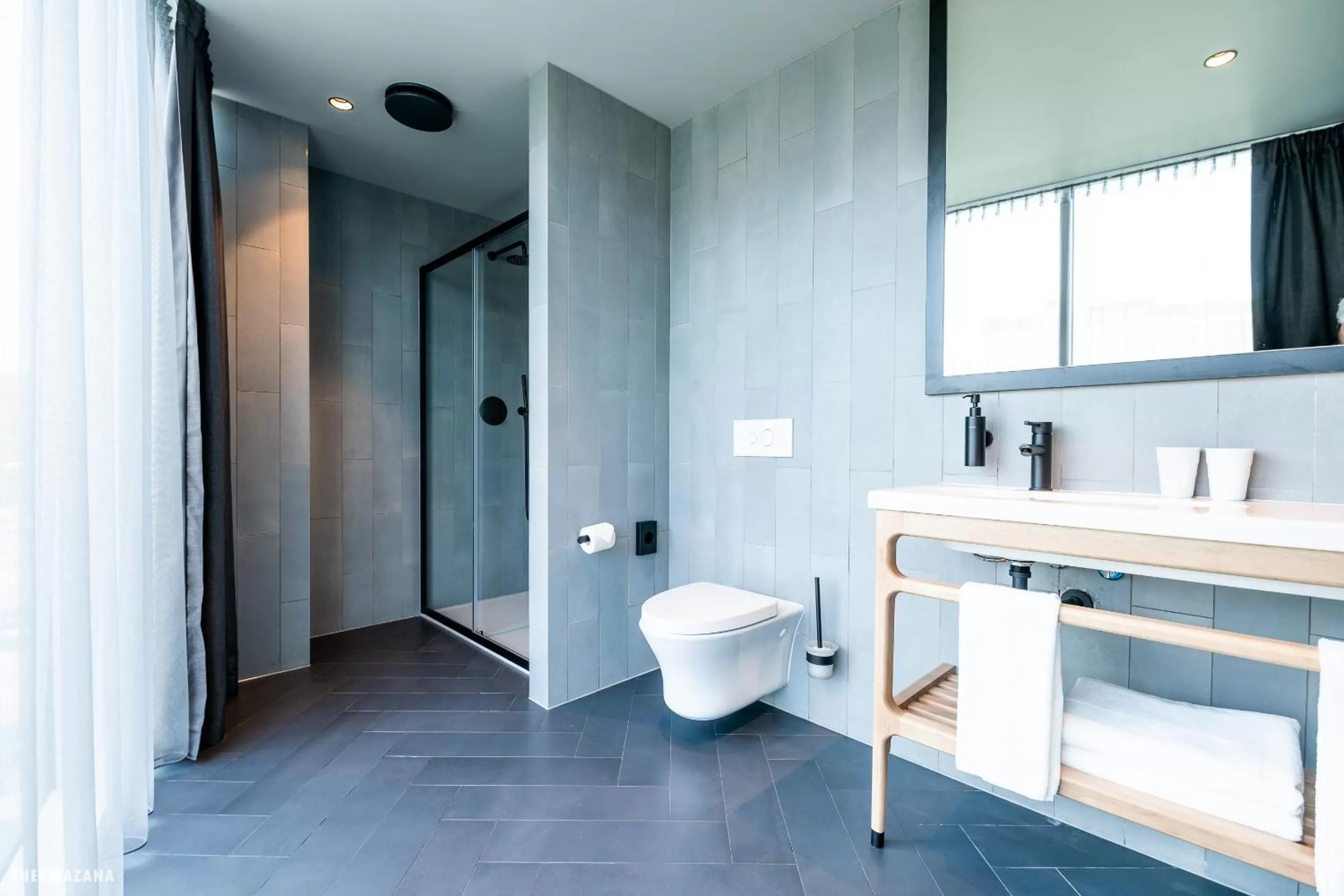 Shower in Radius Hotel Tbilisi