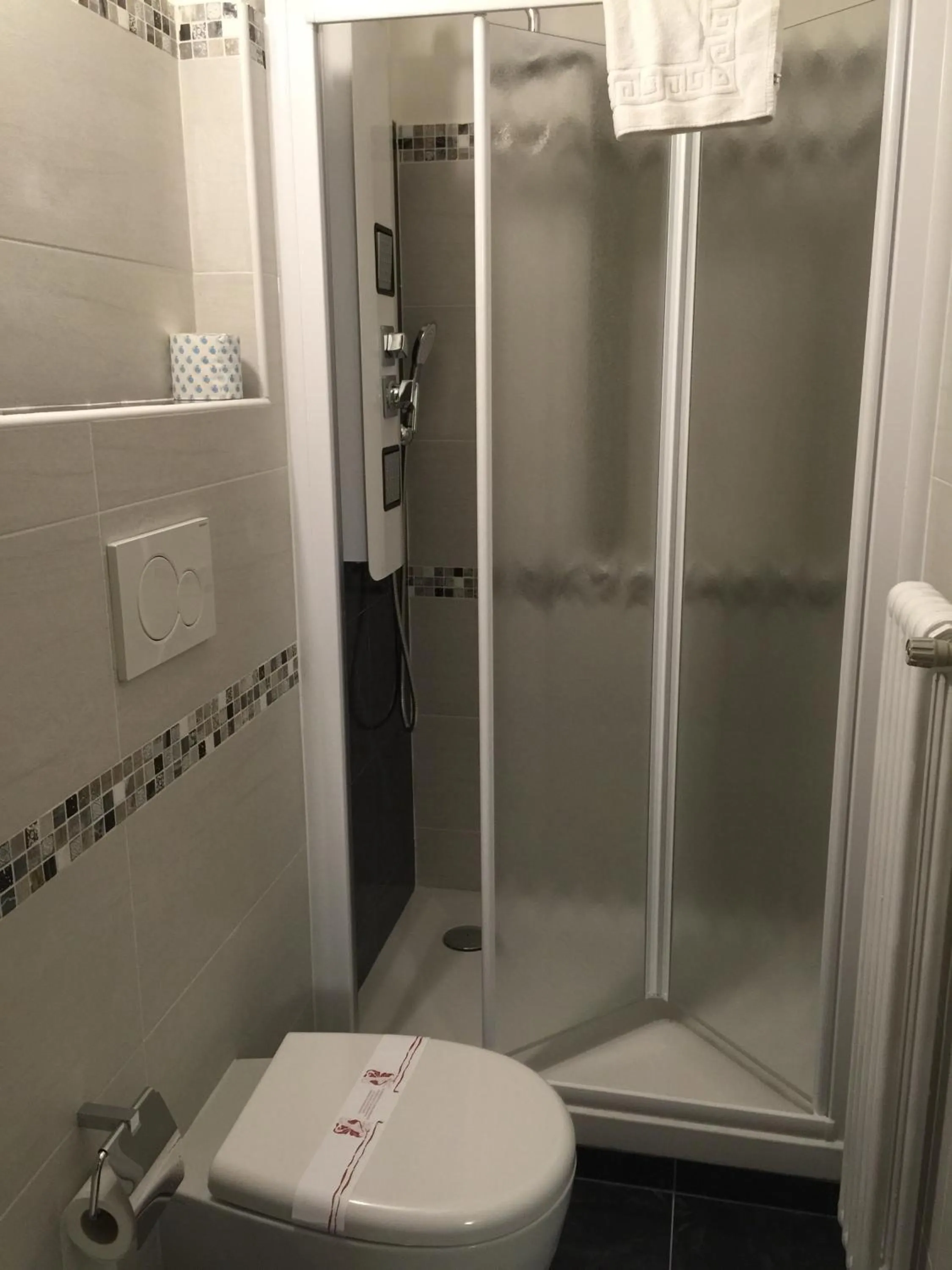 Bathroom in Hotel Holiday- Alla Finestrella