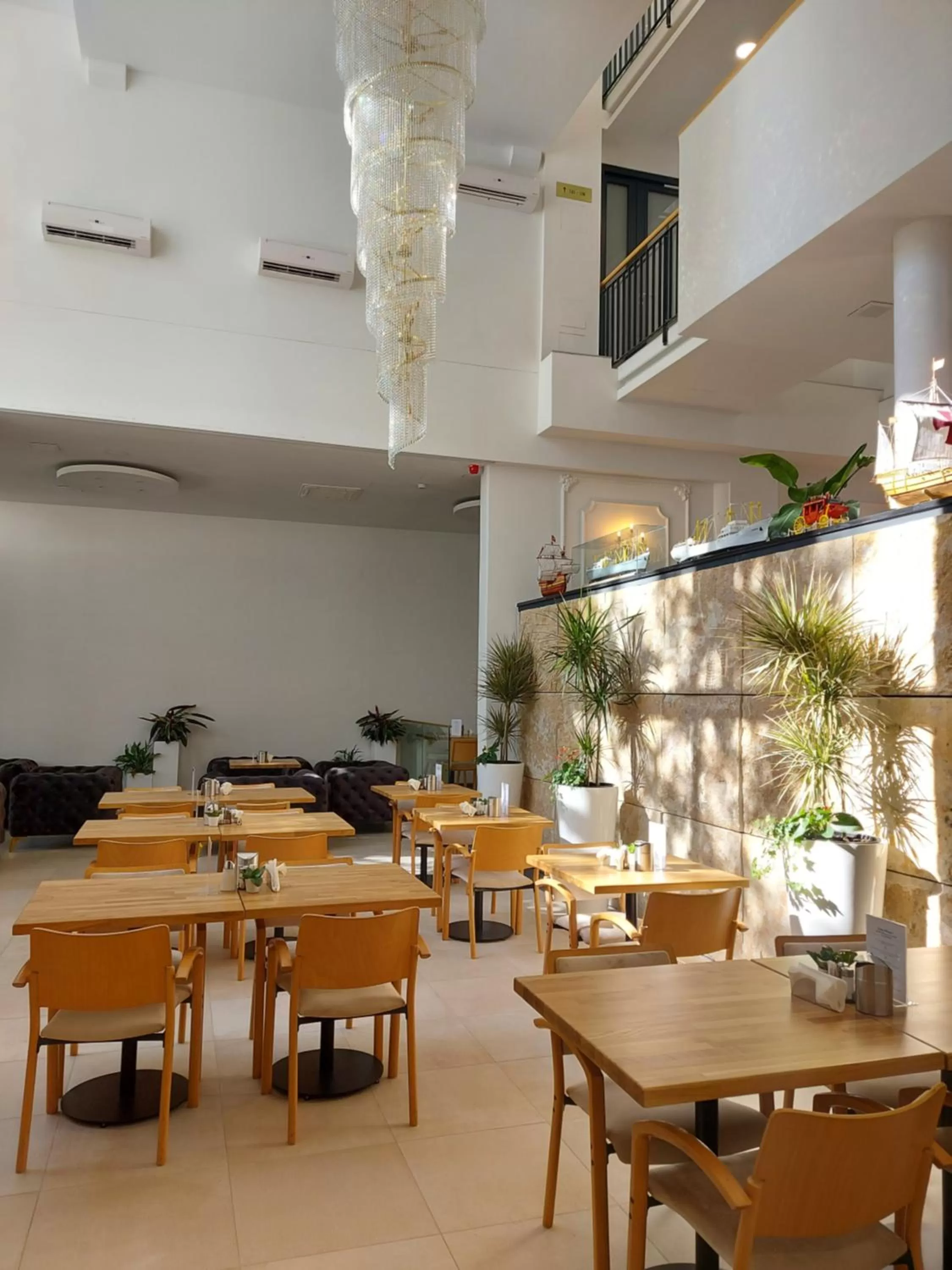 Restaurant/places to eat in Gartenhotel Altmannsdorf