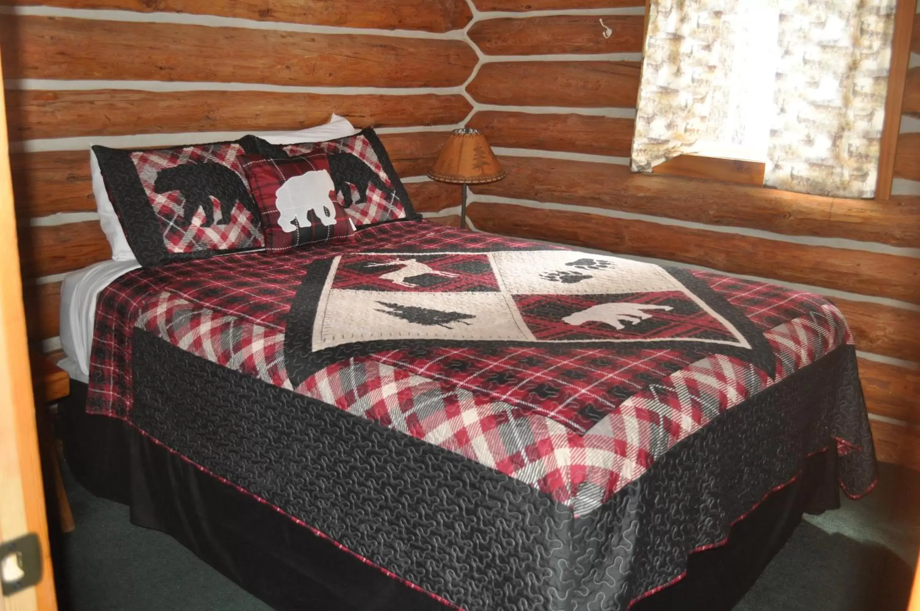 Bed in Crooked Creek Guest Ranch