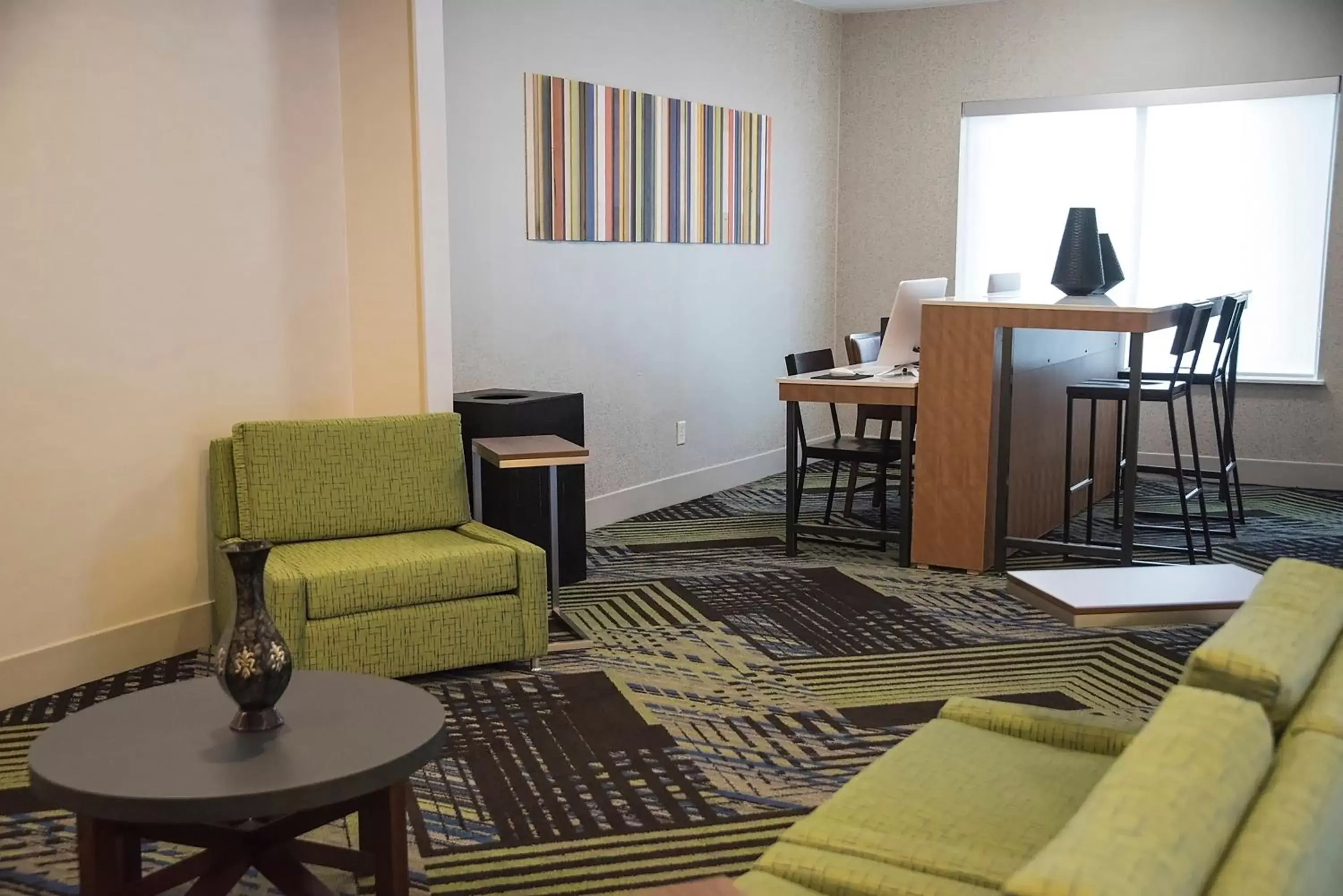 Other, Seating Area in Holiday Inn Express & Suites Alexandria, an IHG Hotel