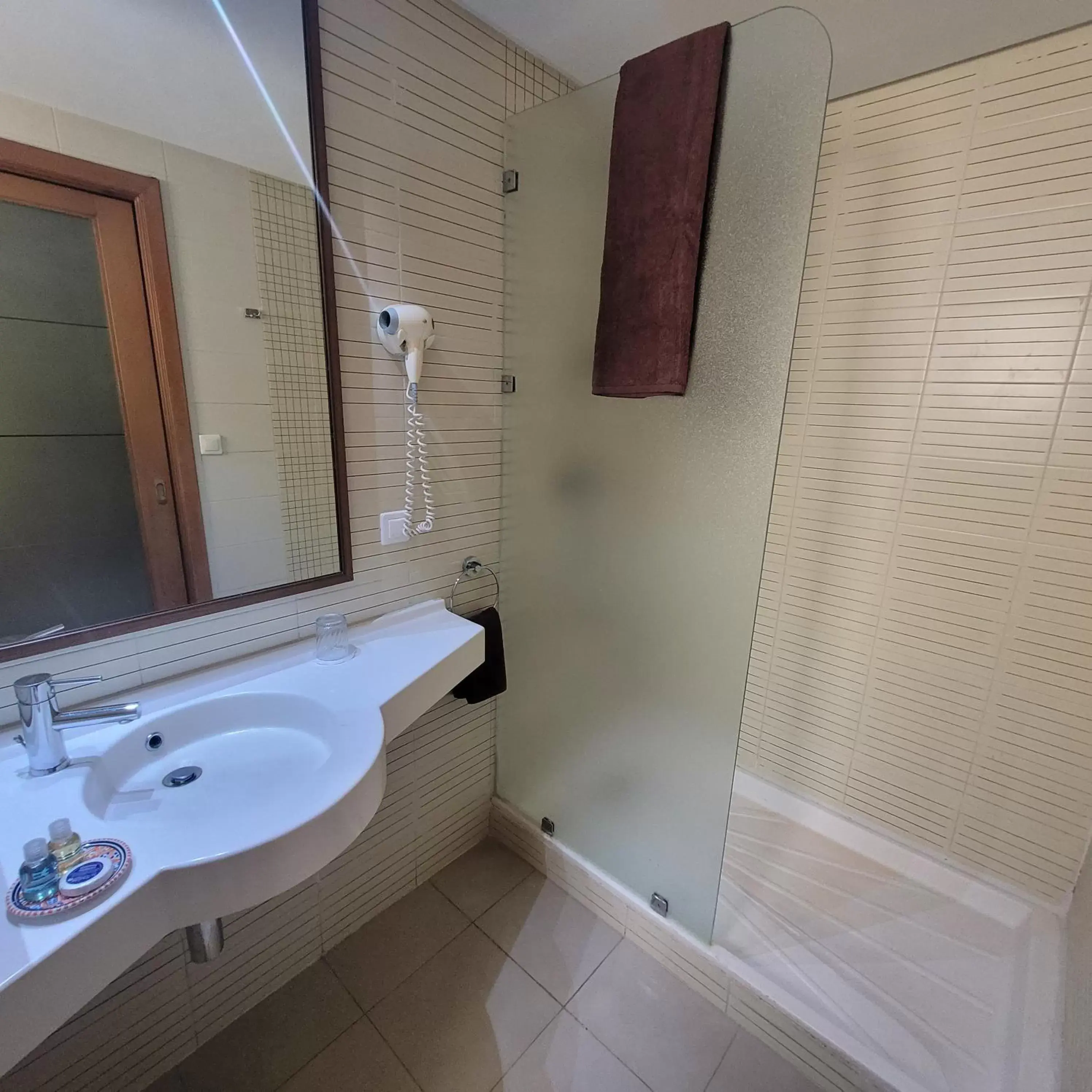 Bathroom in Hotel Tiba