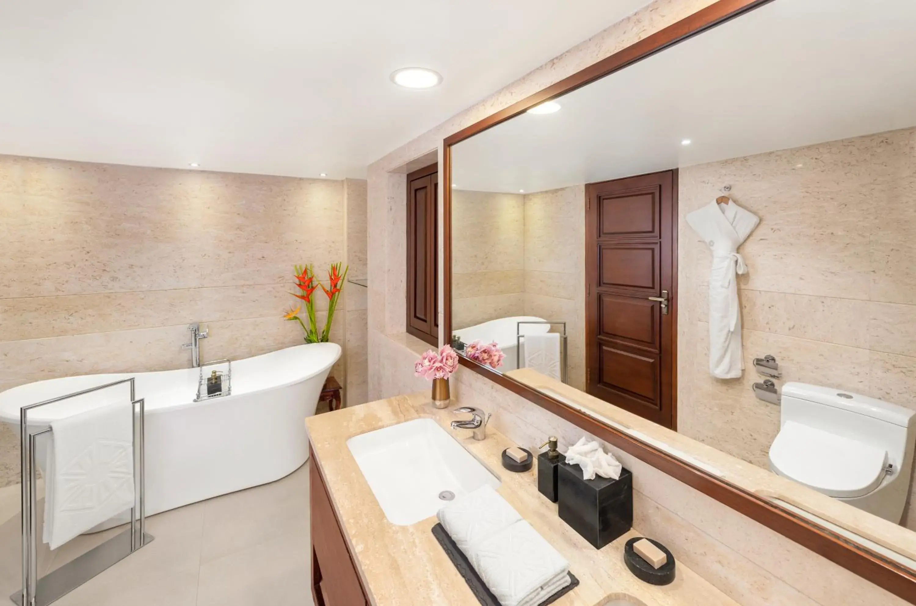 Bathroom in Cidade De Goa - IHCL SeleQtions