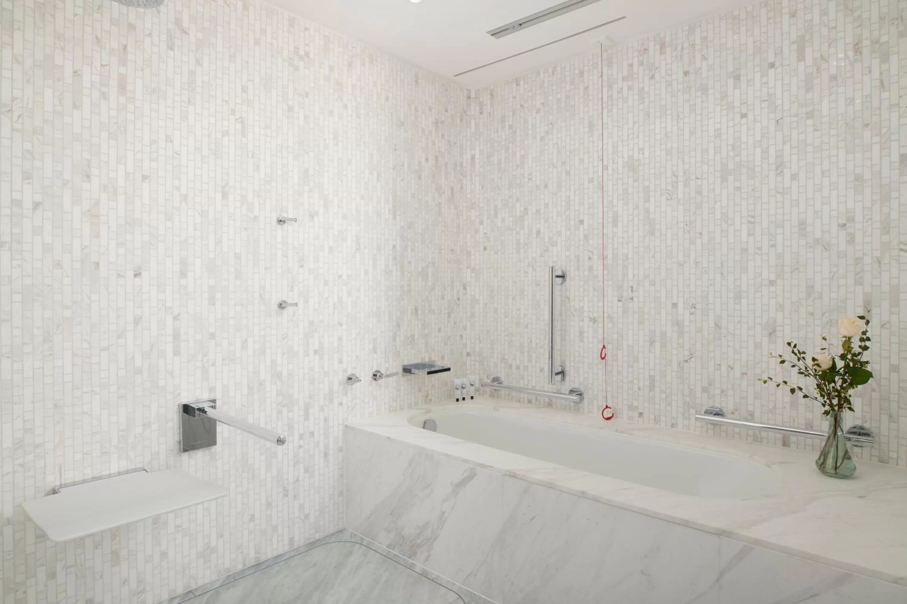 Bathroom in Pan Pacific London