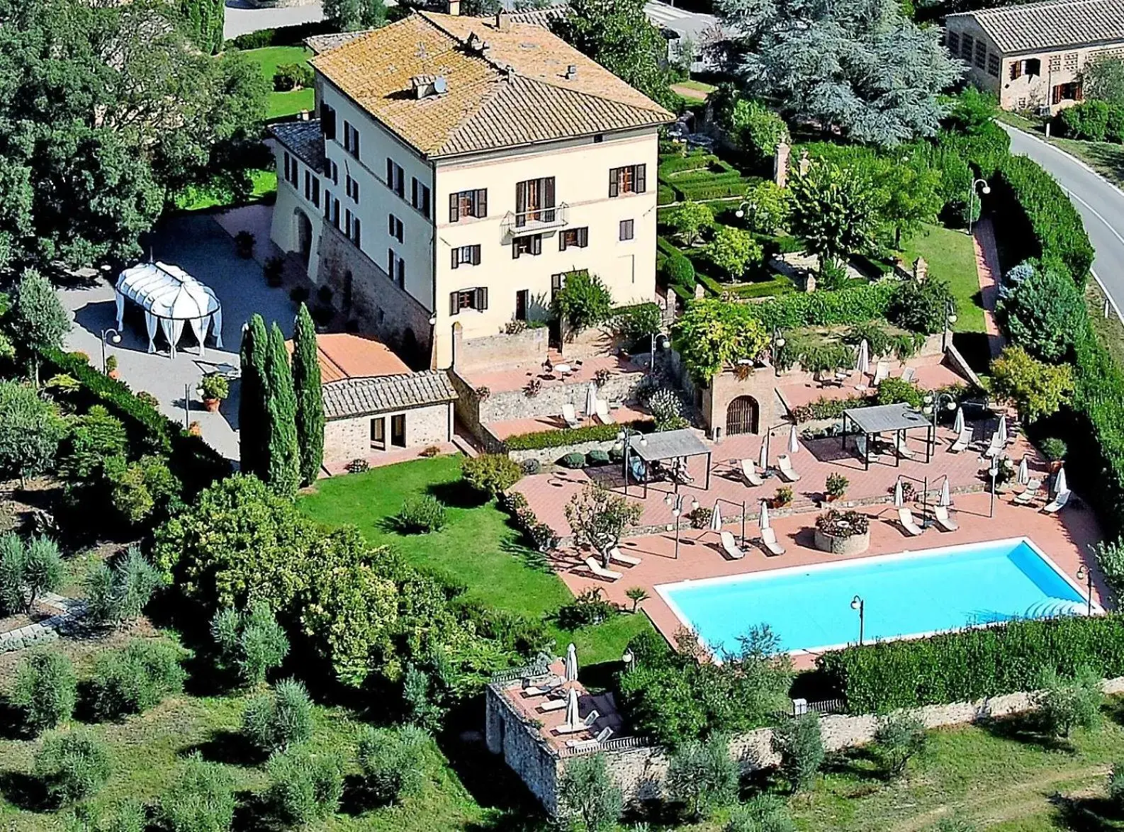 Bird's eye view, Bird's-eye View in Villa Curina Resort