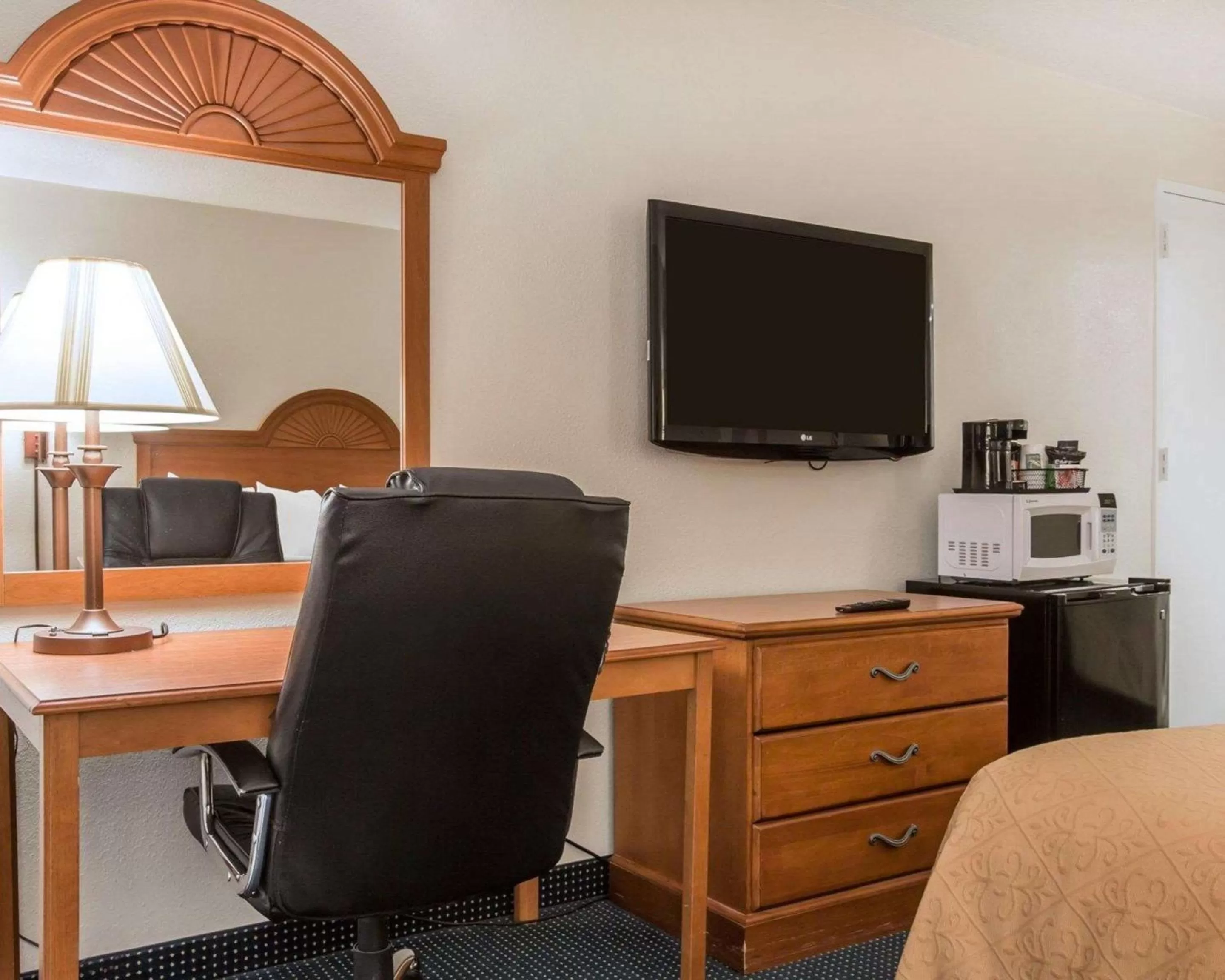 Photo of the whole room in Quality Inn Massena