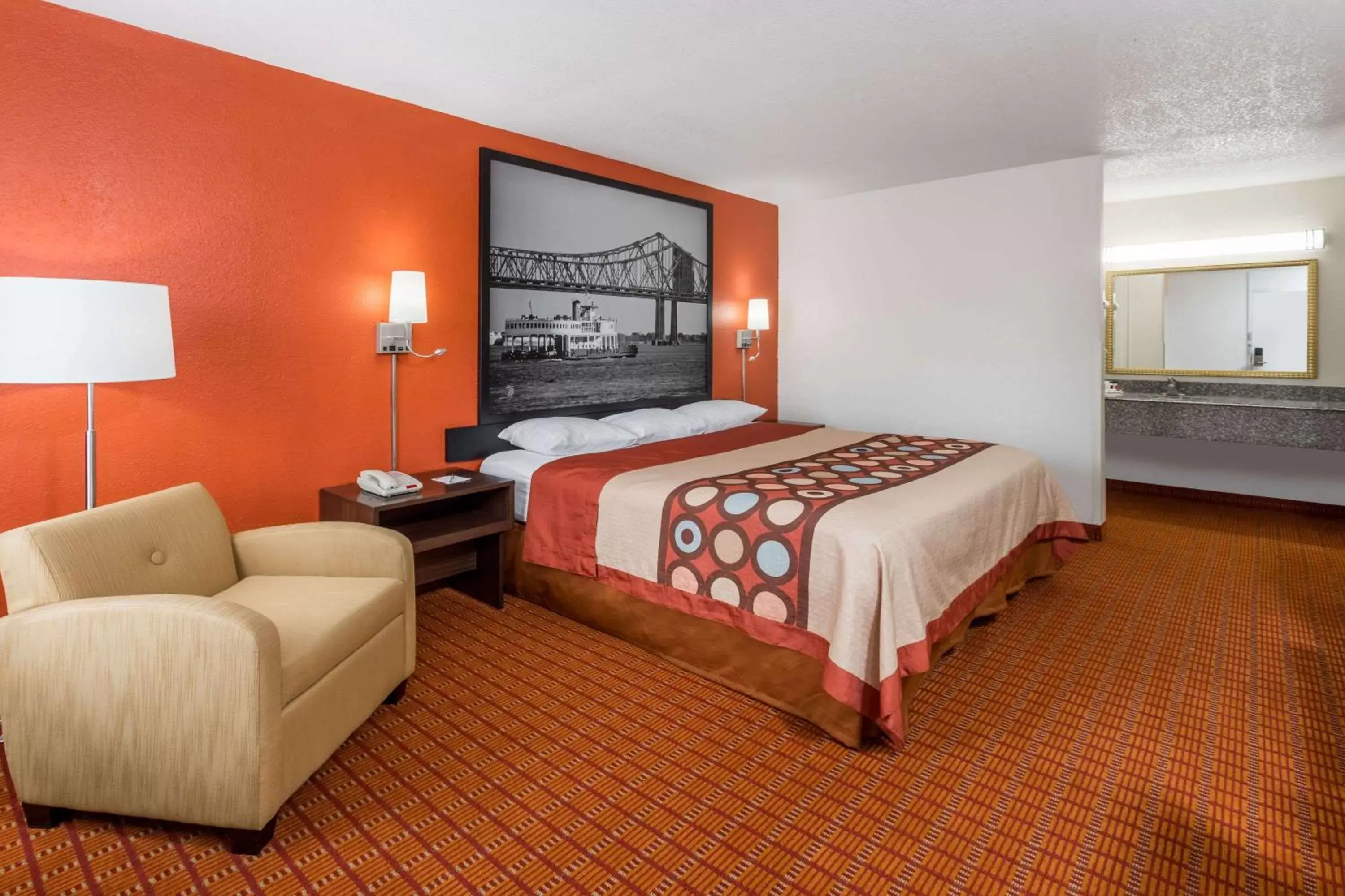 Photo of the whole room, Bed in Super 8 by Wyndham Baton Rouge/I-10
