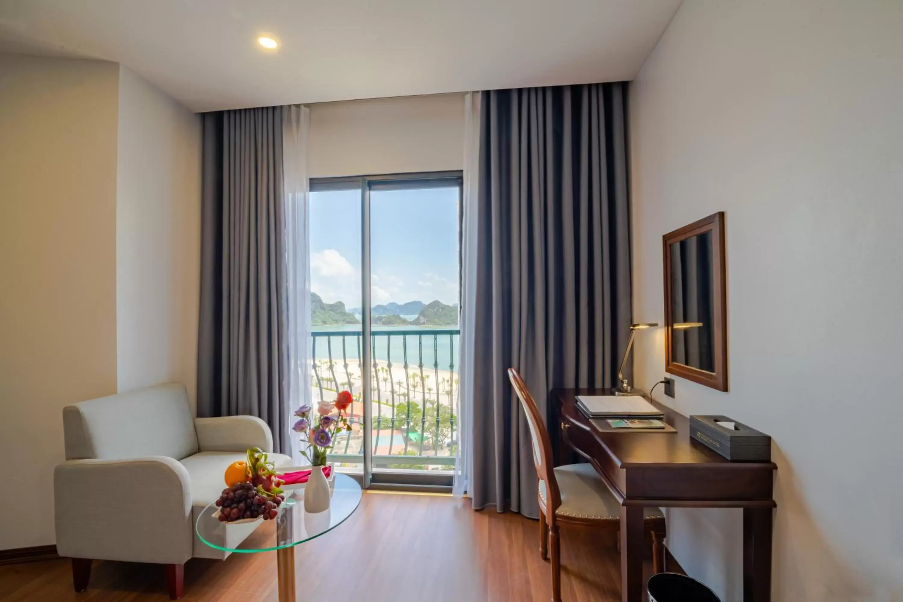 Seating area in Paddington Hotel Halong Bayview Seating area in Paddington Hotel Halong Bayview