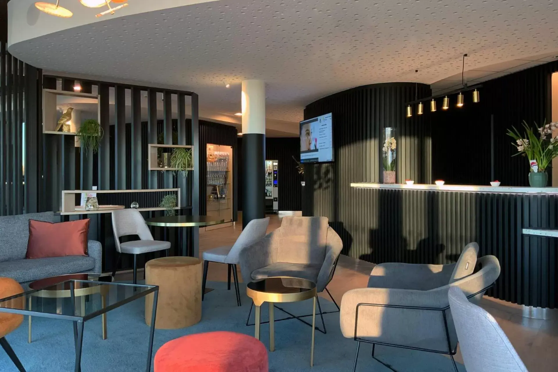 Lounge/Bar in Hôtel Akena Troyes - La Chapelle St-Luc