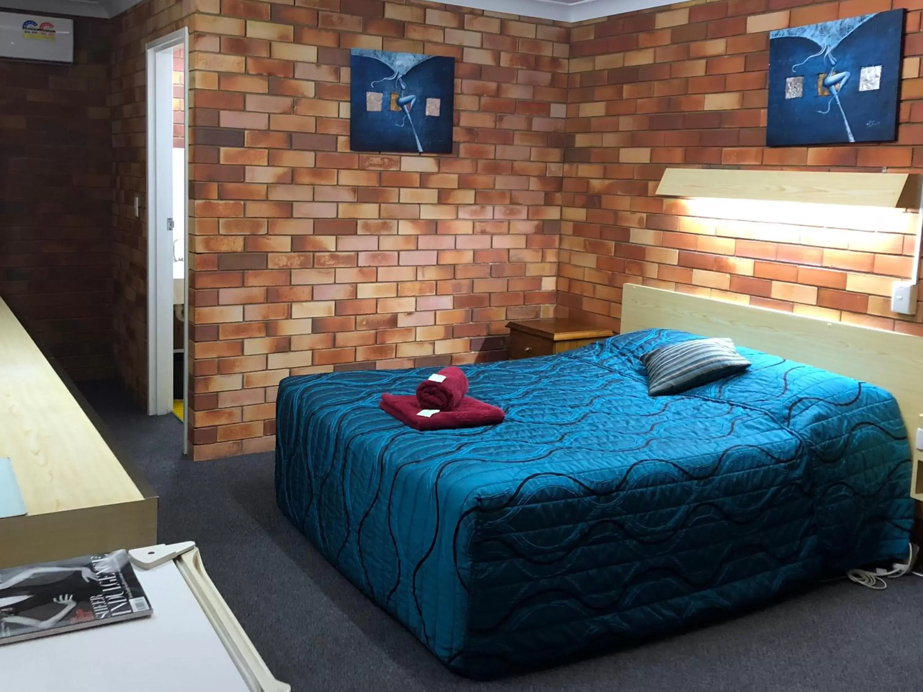 Photo of the whole room, Bed in Glen Innes Lodge Motel