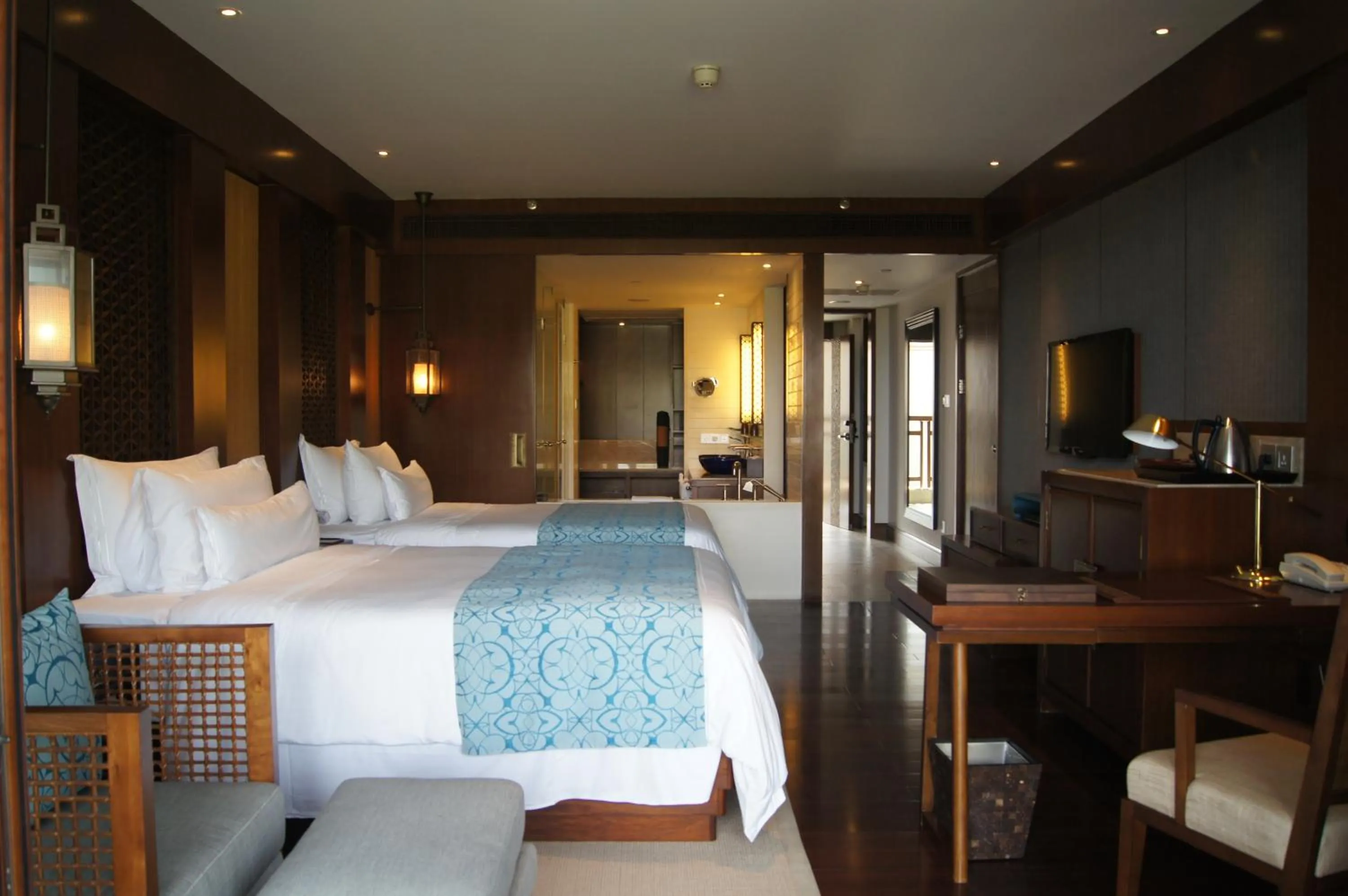 Photo of the whole room, Bed in Sanya LUHUITOU Resort & Spa
