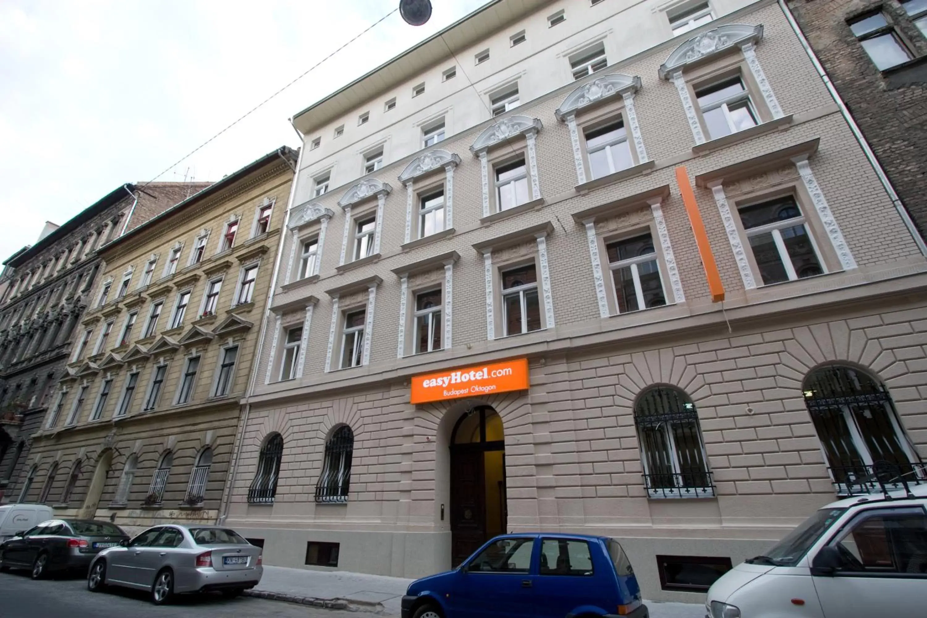 Facade/entrance, Property Building in easyHotel Budapest Oktogon