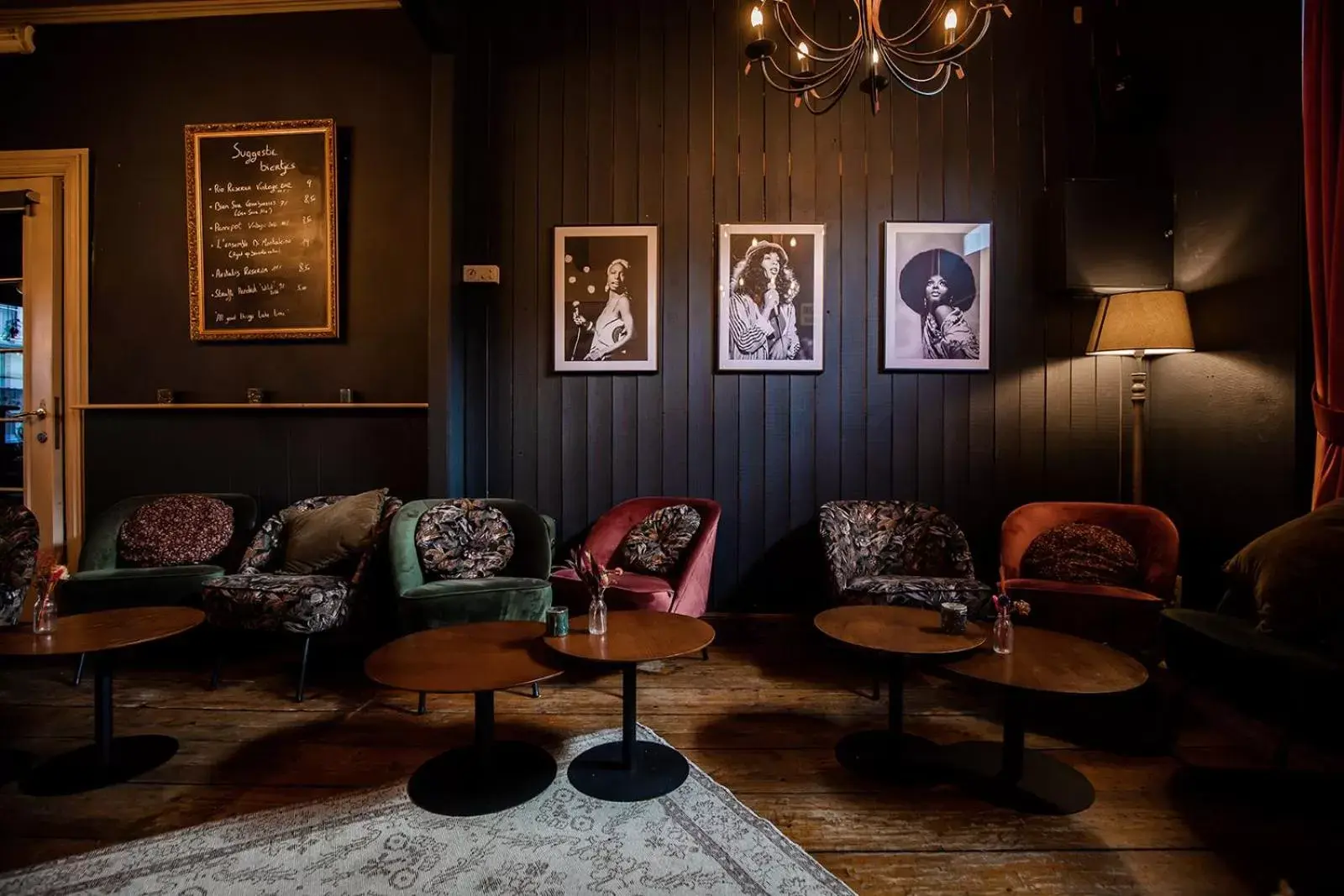 Lounge or bar, Seating Area in Hotel Rose Red