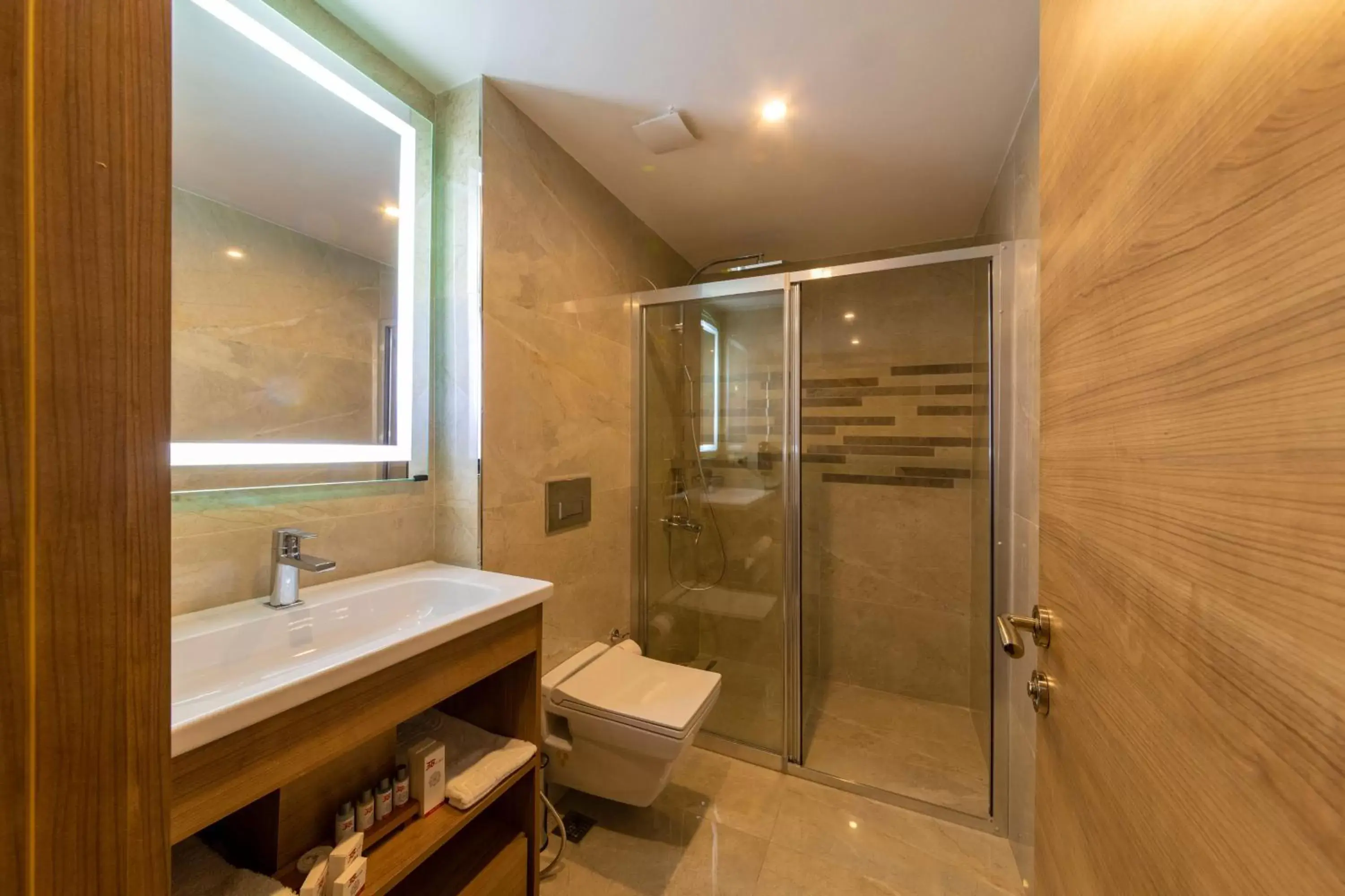 Shower, Bathroom in 38 Hotel