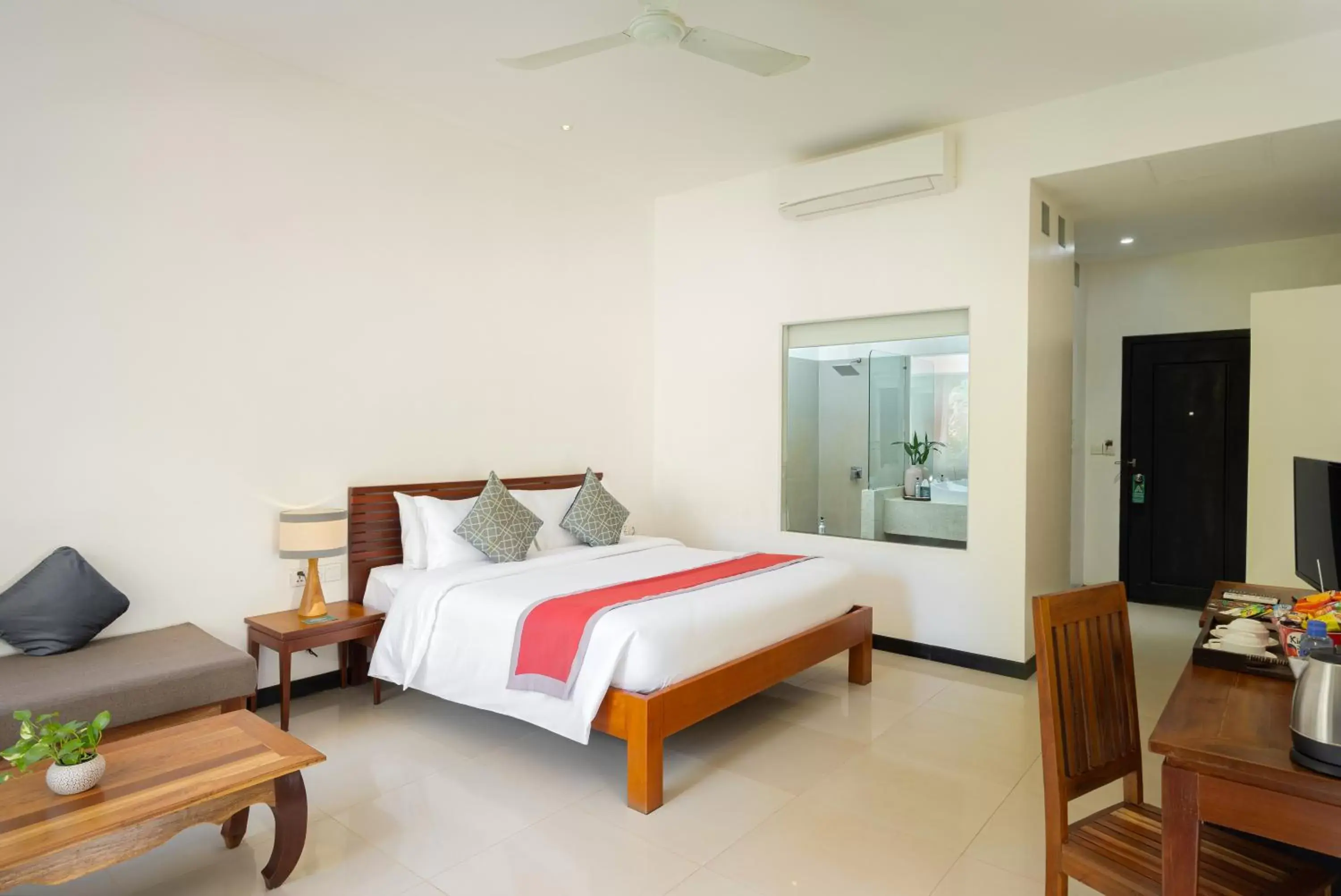 Photo of the whole room, Bed in Landing Gold by Amatak Photo of the whole room, Bed in Landing Gold by Amatak