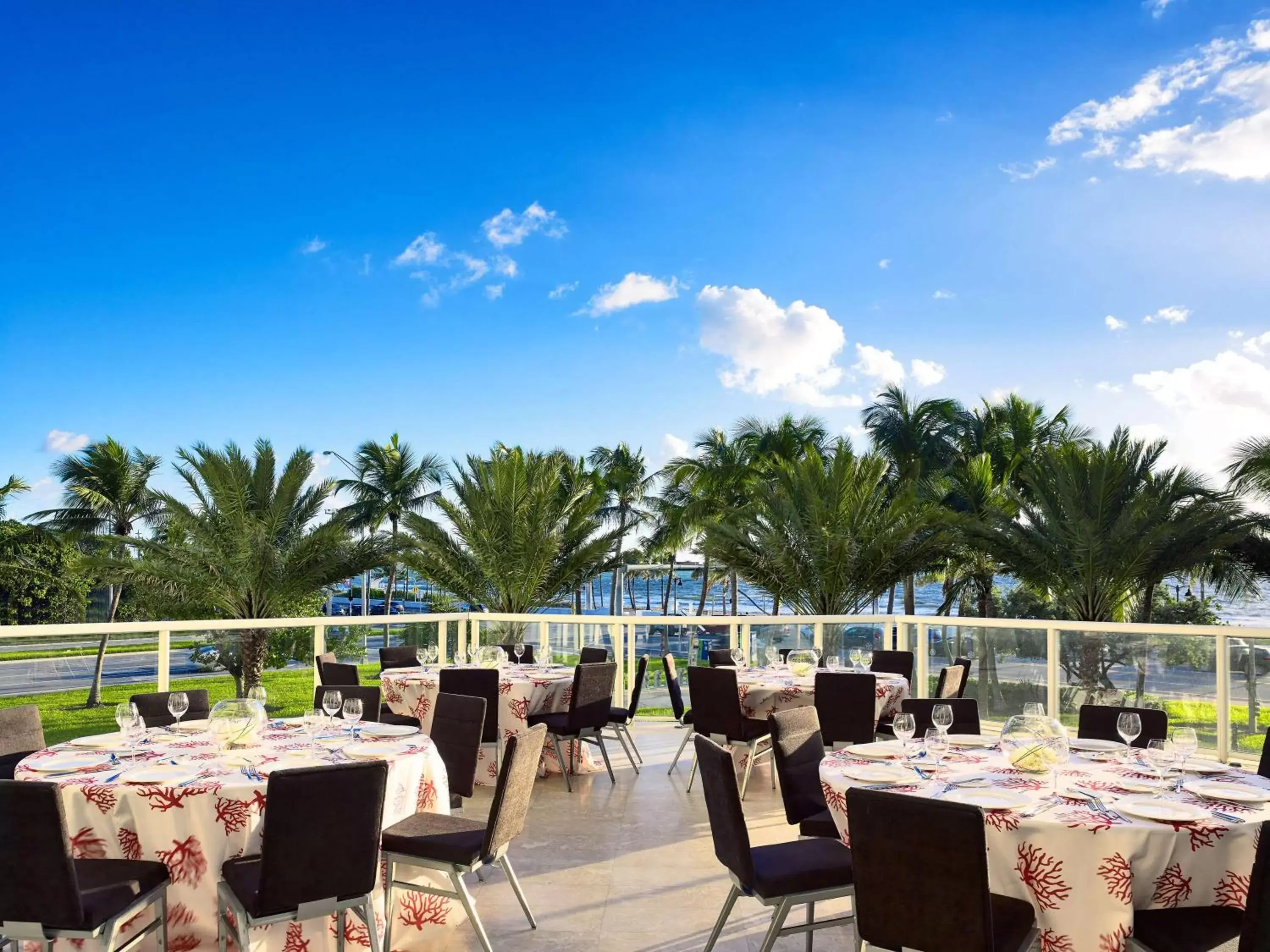 On site, Restaurant/Places to Eat in Sonesta Fort Lauderdale Beach
