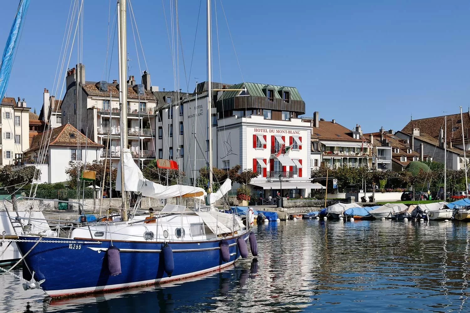 Property building in Romantik Hotel Mont Blanc au Lac