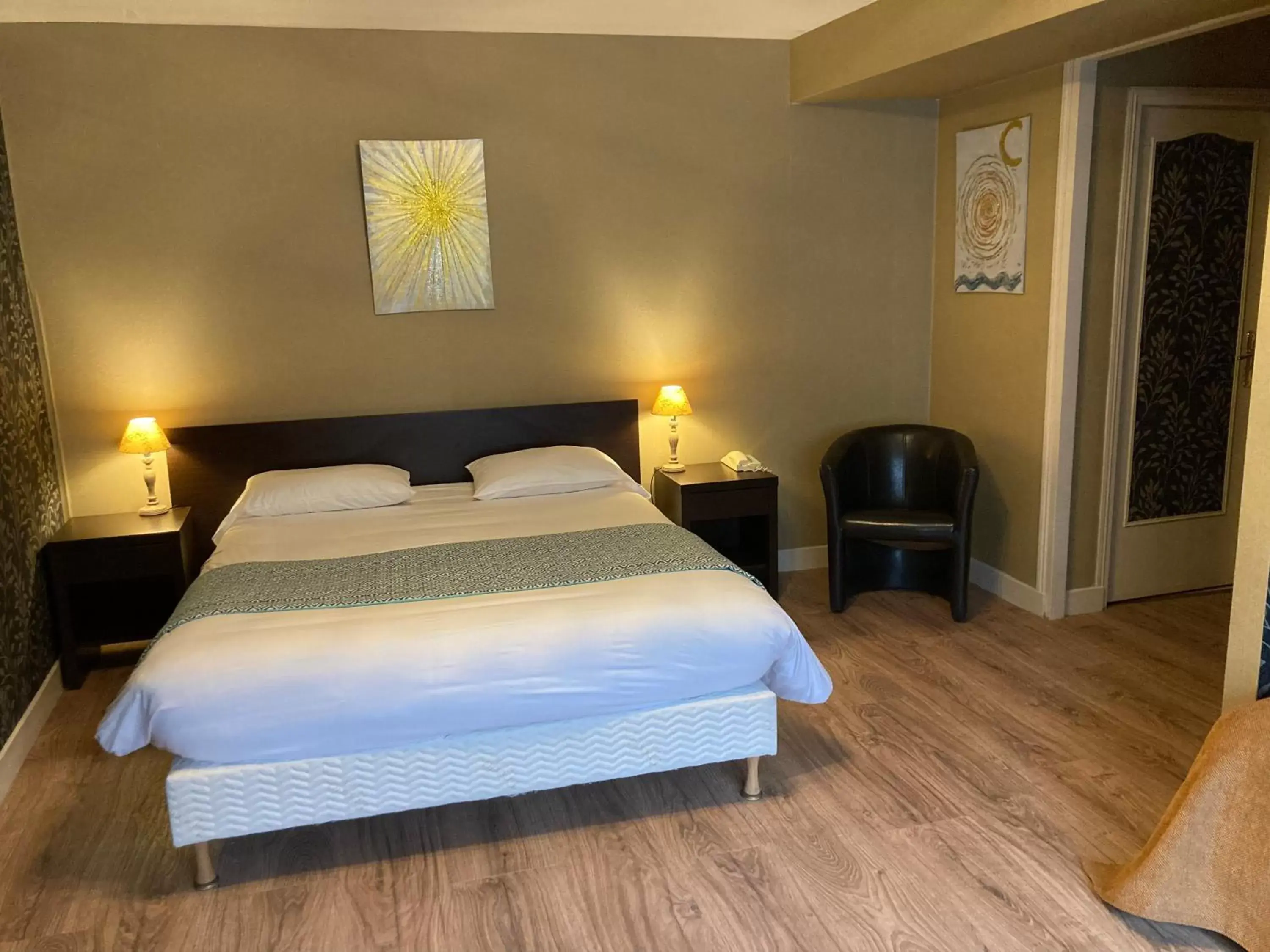 Property building, Bed in Hotel Le Bon Laboureur