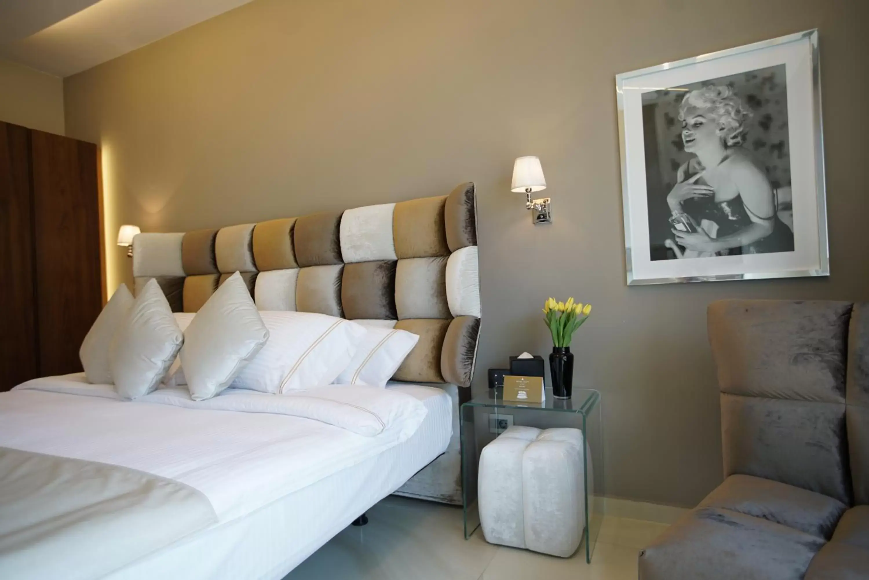 Bedroom, Room Photo in Royal Tulip Achrafieh