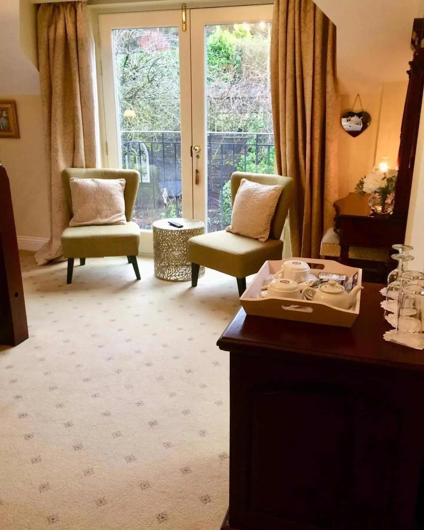 Coffee/tea facilities, Seating Area in Storrs Gate House