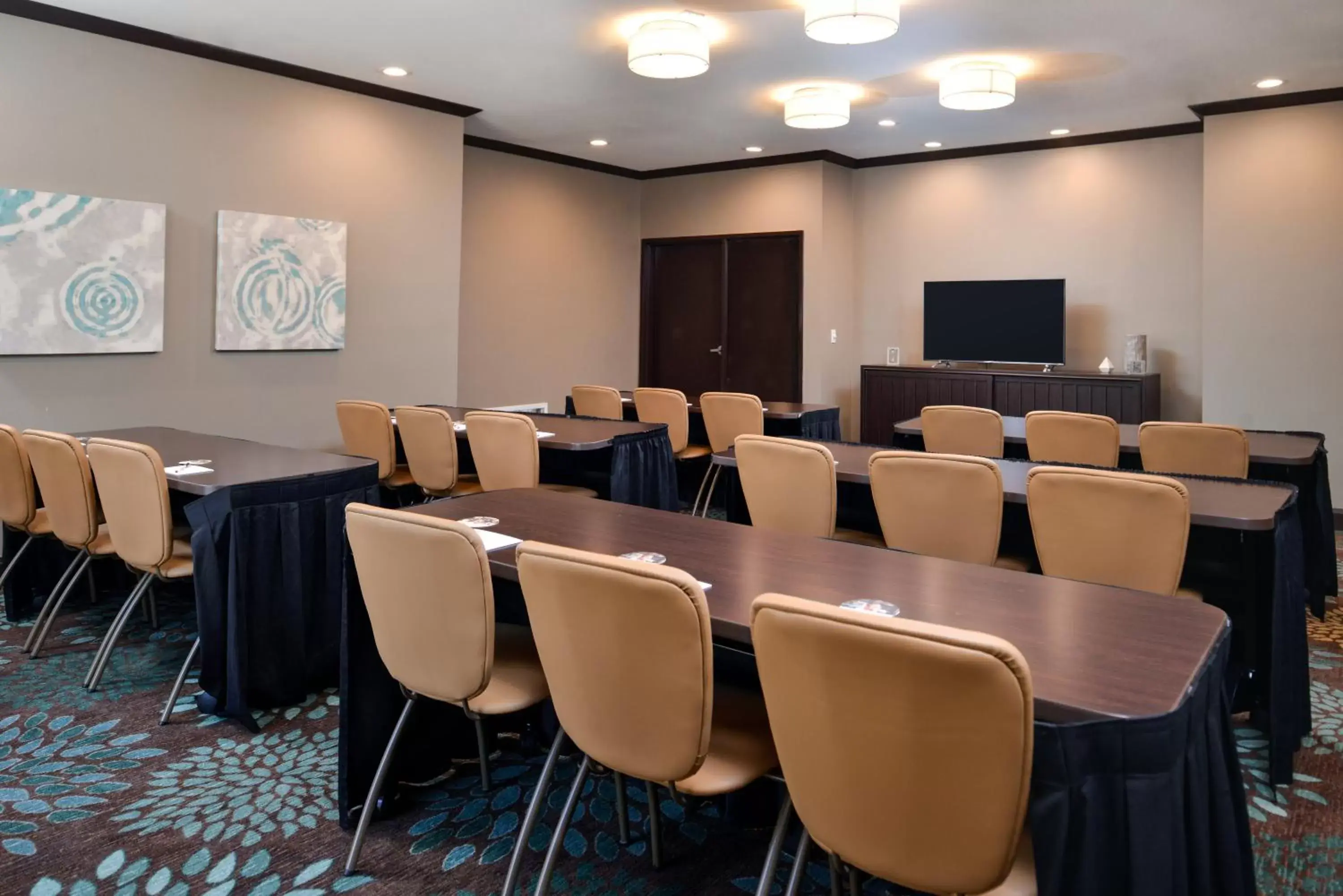 Meeting/conference room in Staybridge Suites Wichita Falls, an IHG Hotel