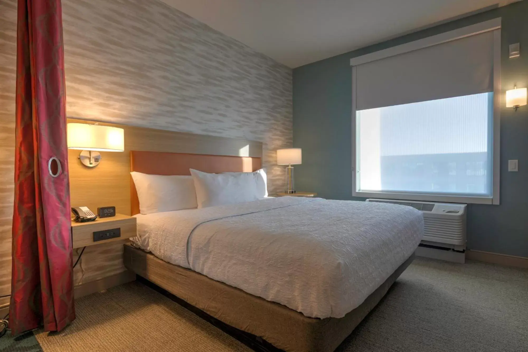 Bed in Home2 Suites By Hilton Allentown Bethlehem Airport