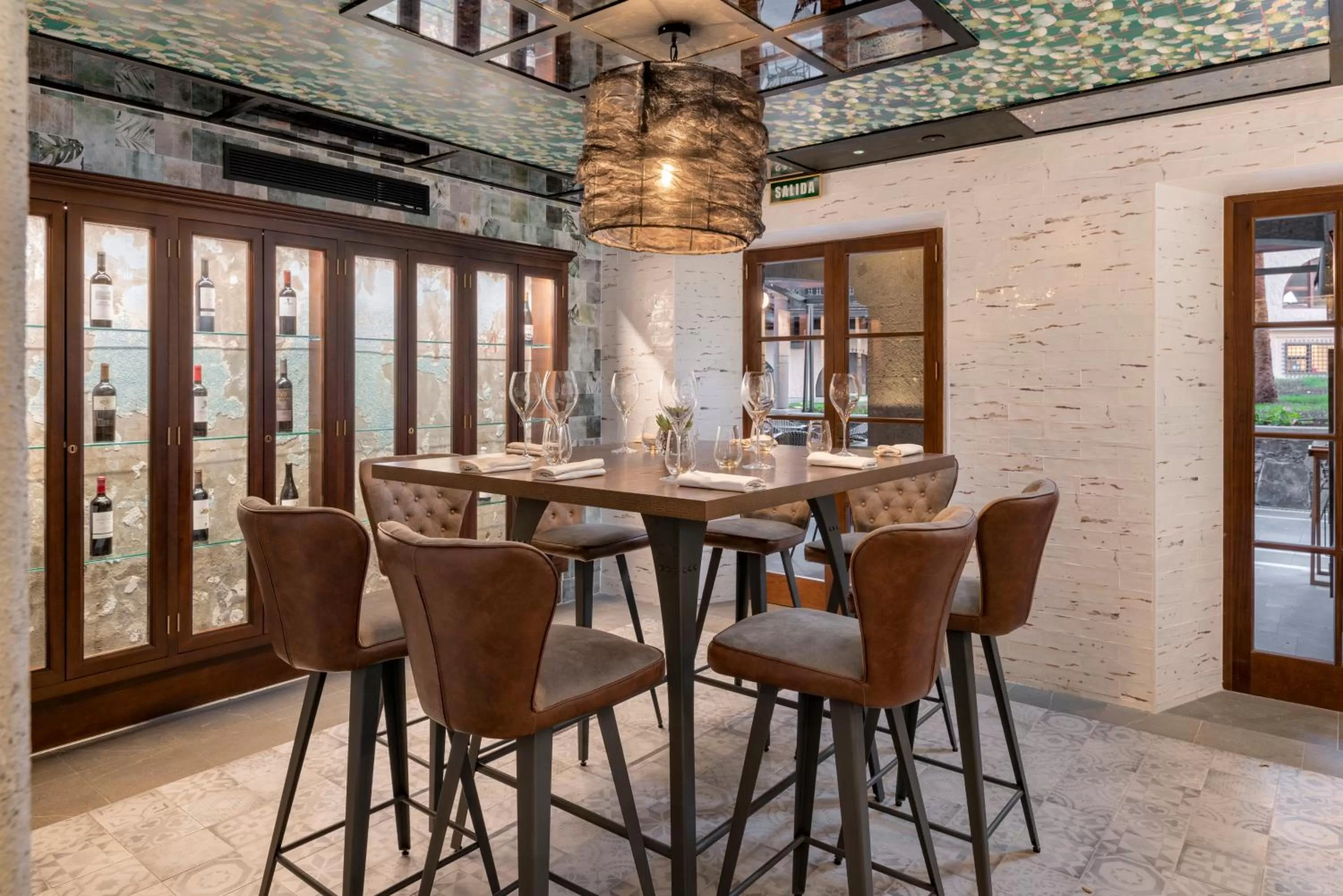 Restaurant/places to eat in Santa Catalina, a Royal Hideaway Hotel