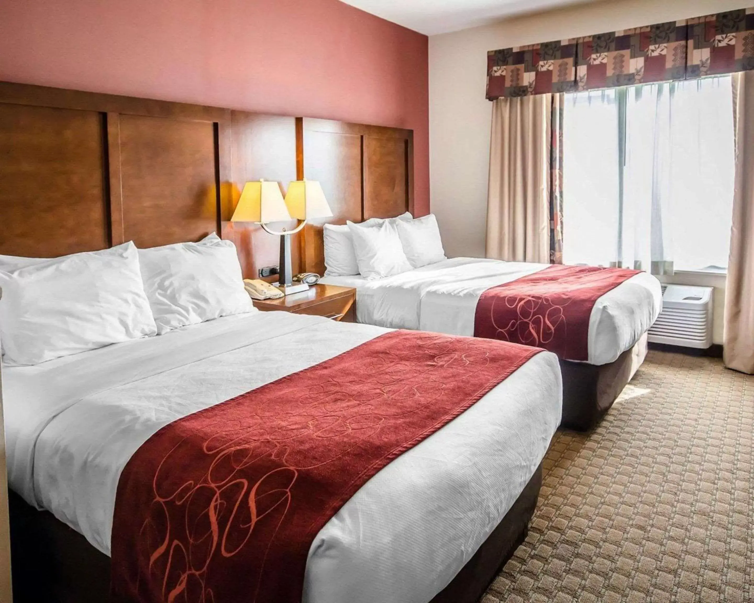 Bedroom, Bed in Comfort Suites Prestonsburg West