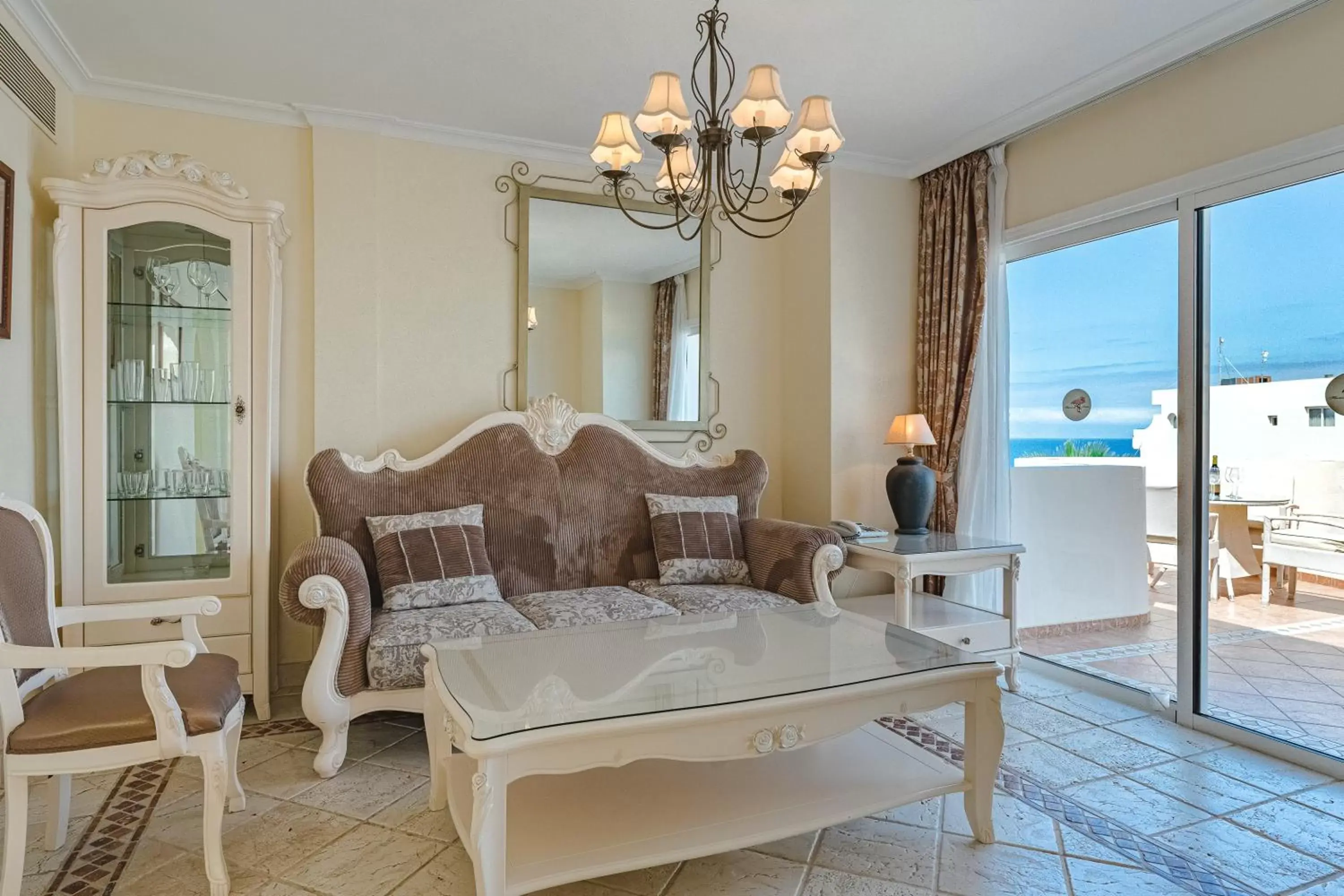 Living room, Seating Area in Flamingo Suites Boutique Hotel