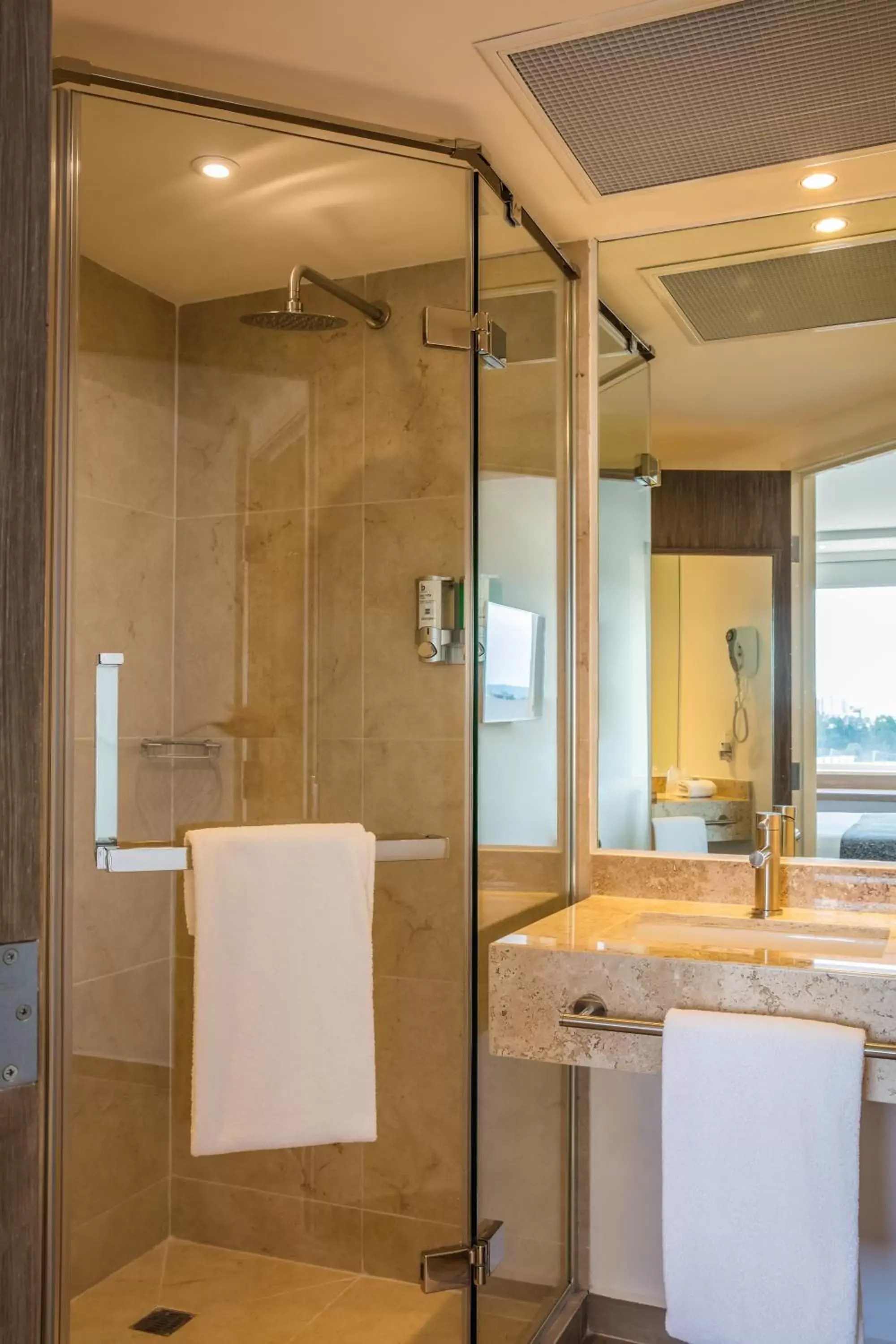 Photo of the whole room in One Puebla Serdan Photo of the whole room in One Puebla Serdan